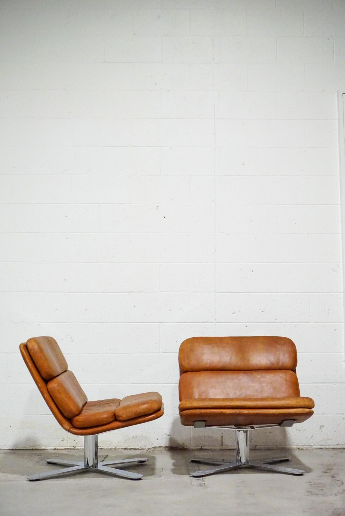 John Follis Pair of Patinated Leather Lounge Chairs, 1970s California 1