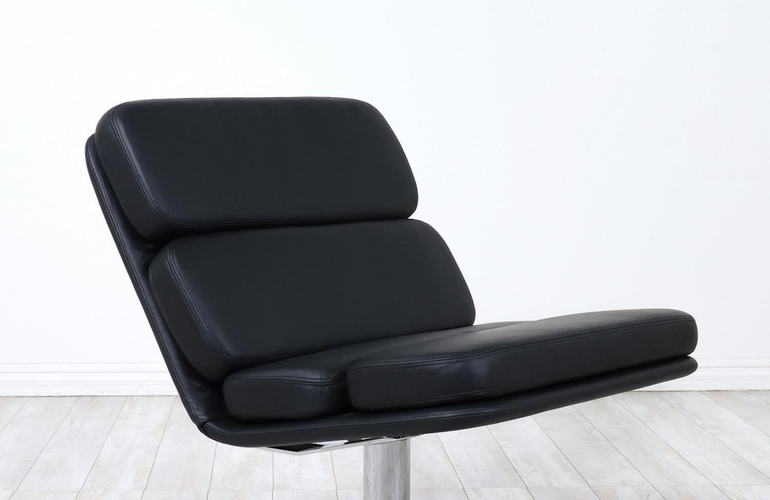 John Follis “Solo” Black Leather & Chrome Lounge Chair for Fortress For Sale 1