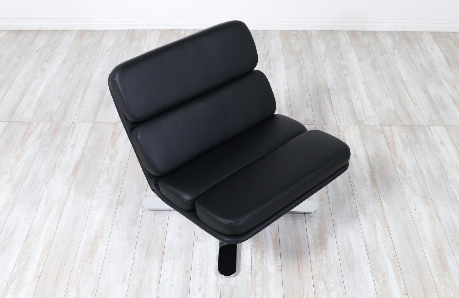 John Follis “Solo” Black Leather & Chrome Lounge Chair for Fortress For Sale 2