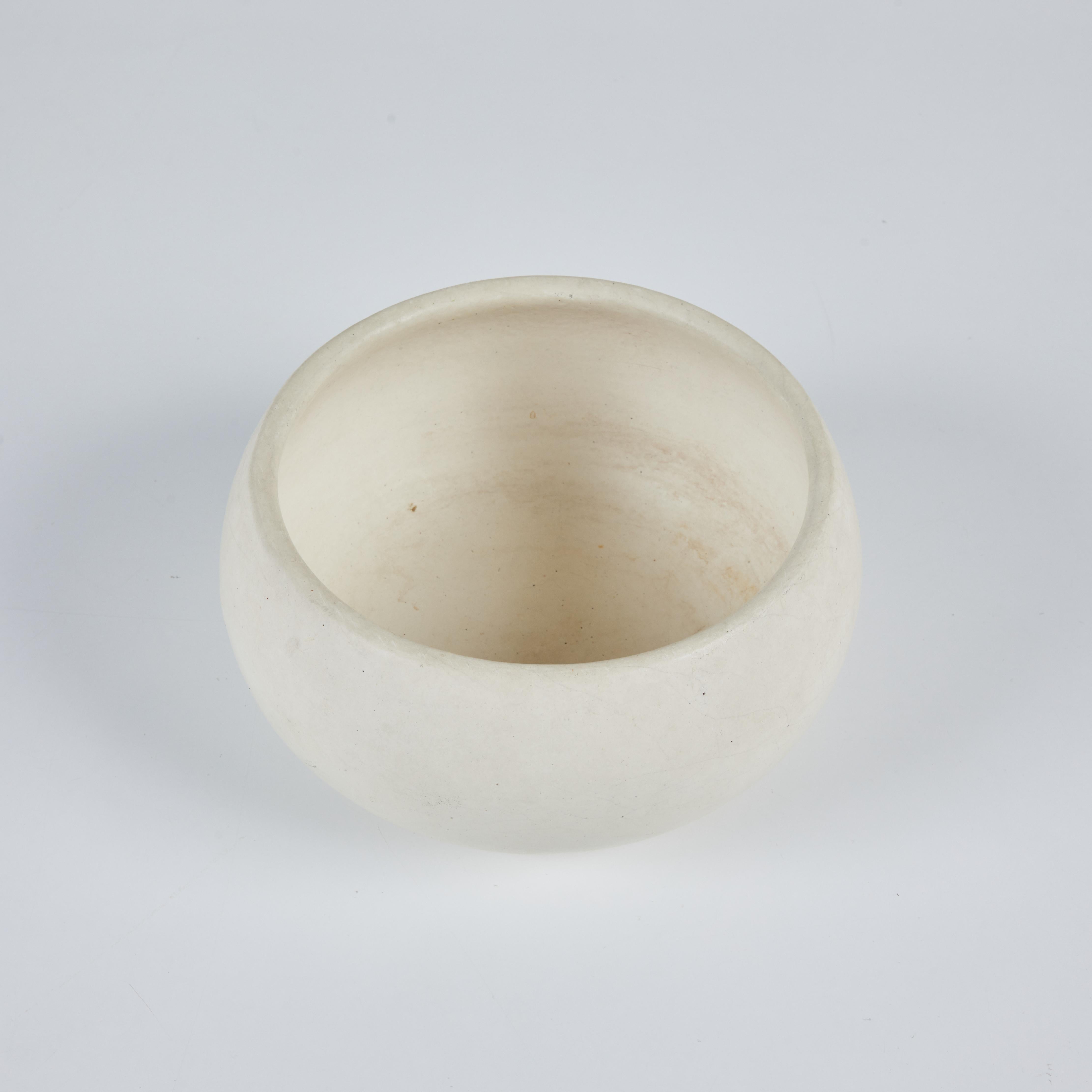 Céramique Jardinière à vernis blanc de John Follis pour Architectural Pottery en vente