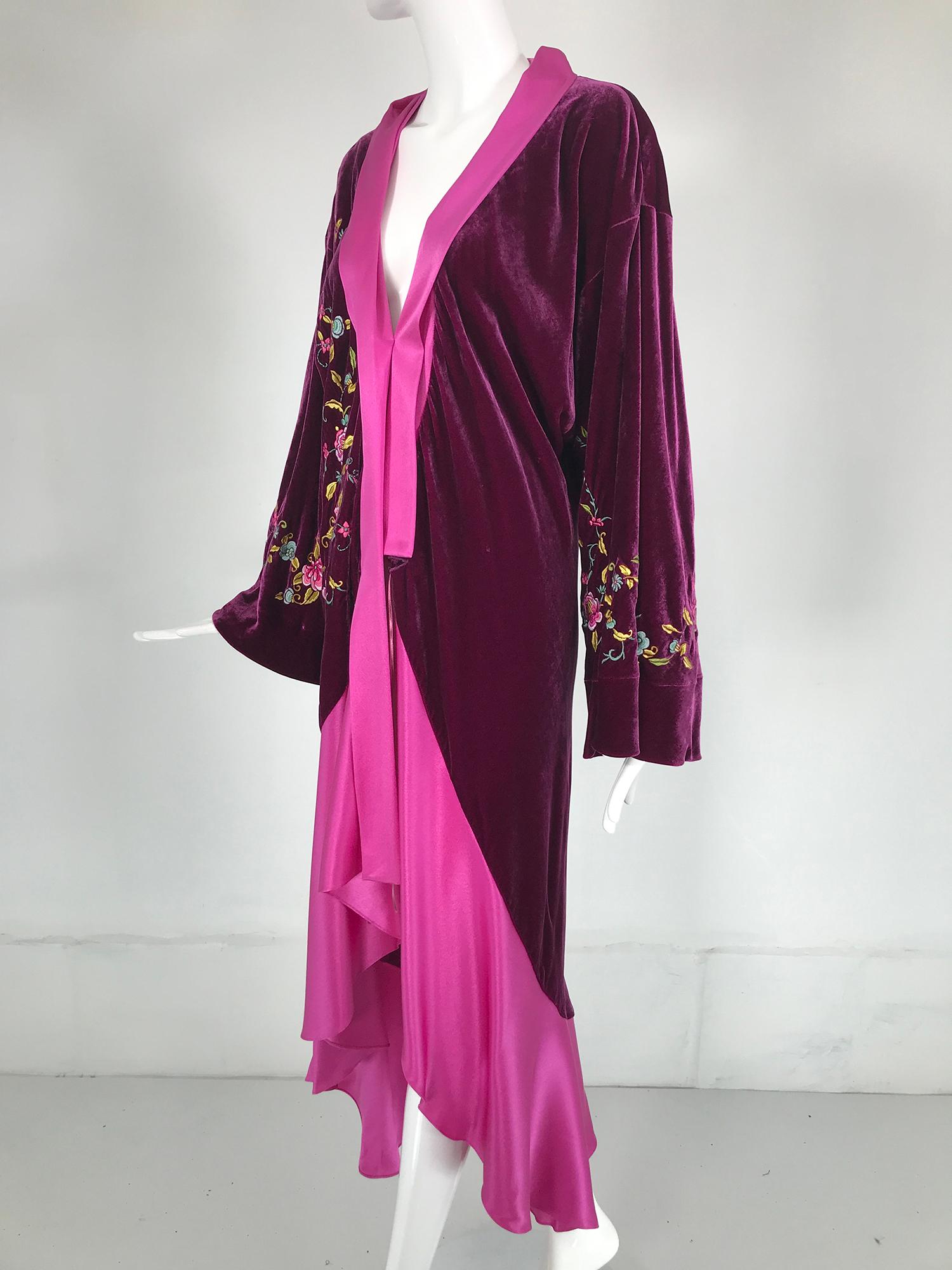 John Galliano 1920s Inspired Embroidered Velvet & Silk Evening Coat Early 2000s 8