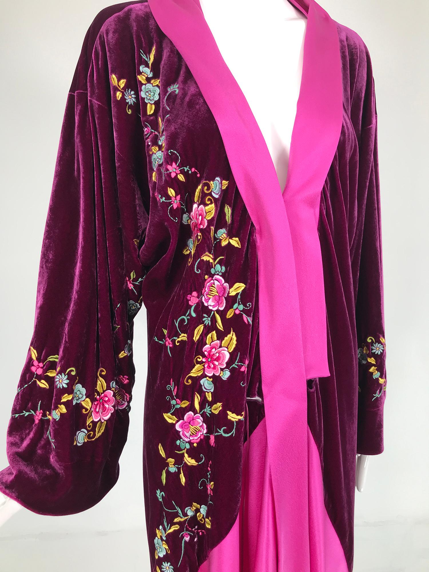 John Galliano 1920s Inspired Embroidered Velvet & Silk Evening Coat Early 2000s 10