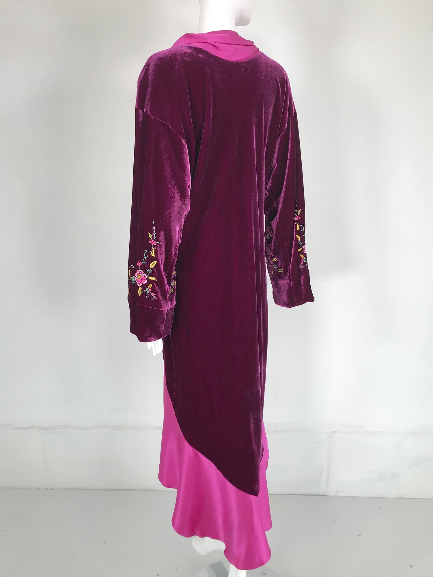 John Galliano 1920s Inspired Embroidered Velvet & Silk Evening Coat Early 2000s 5