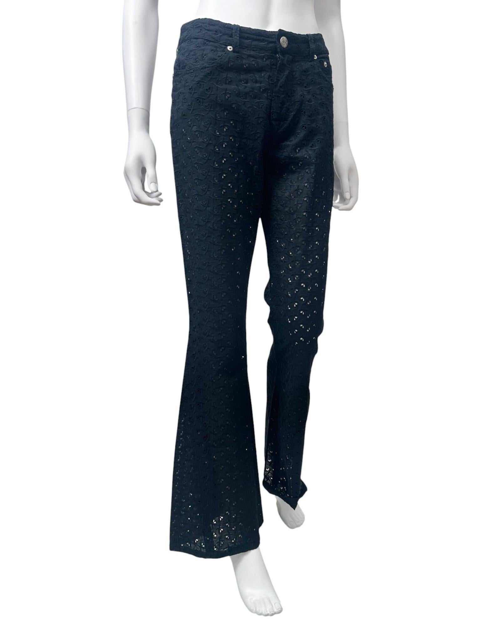 John Galliano 1990's Schwarz Floral Öse Bootcut Hose im Zustand „Hervorragend“ im Angebot in Caserta, IT