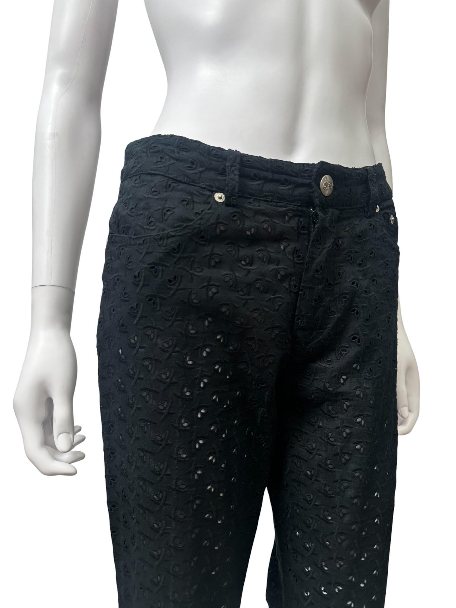 John Galliano 1990's Schwarz Floral Öse Bootcut Hose im Angebot 3