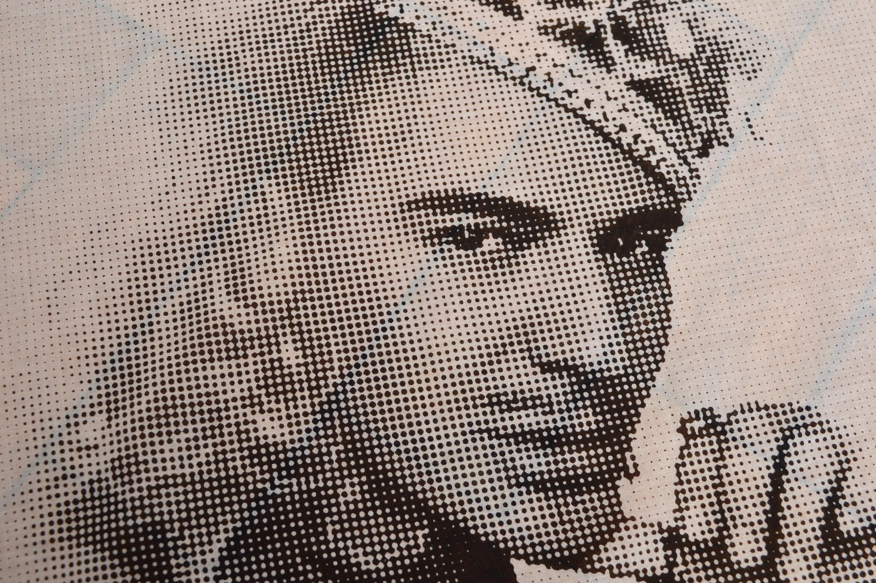 John Galliano 2000's Cotton Pixelated Photograph Print Square / Sciarpa In condizioni buone in vendita a Sheffield, GB