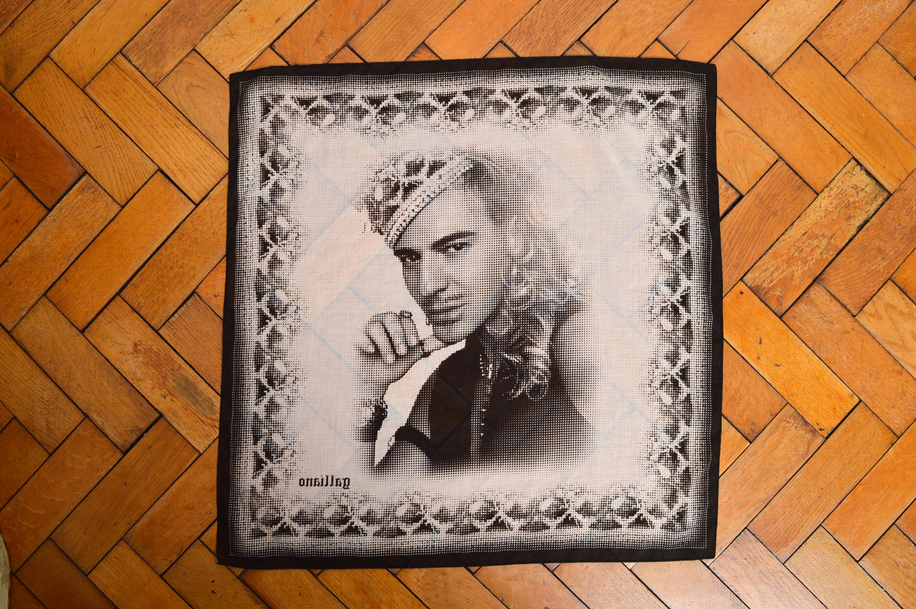 da uomo o donna John Galliano 2000's Cotton Pixelated Photograph Print Square / Sciarpa in vendita