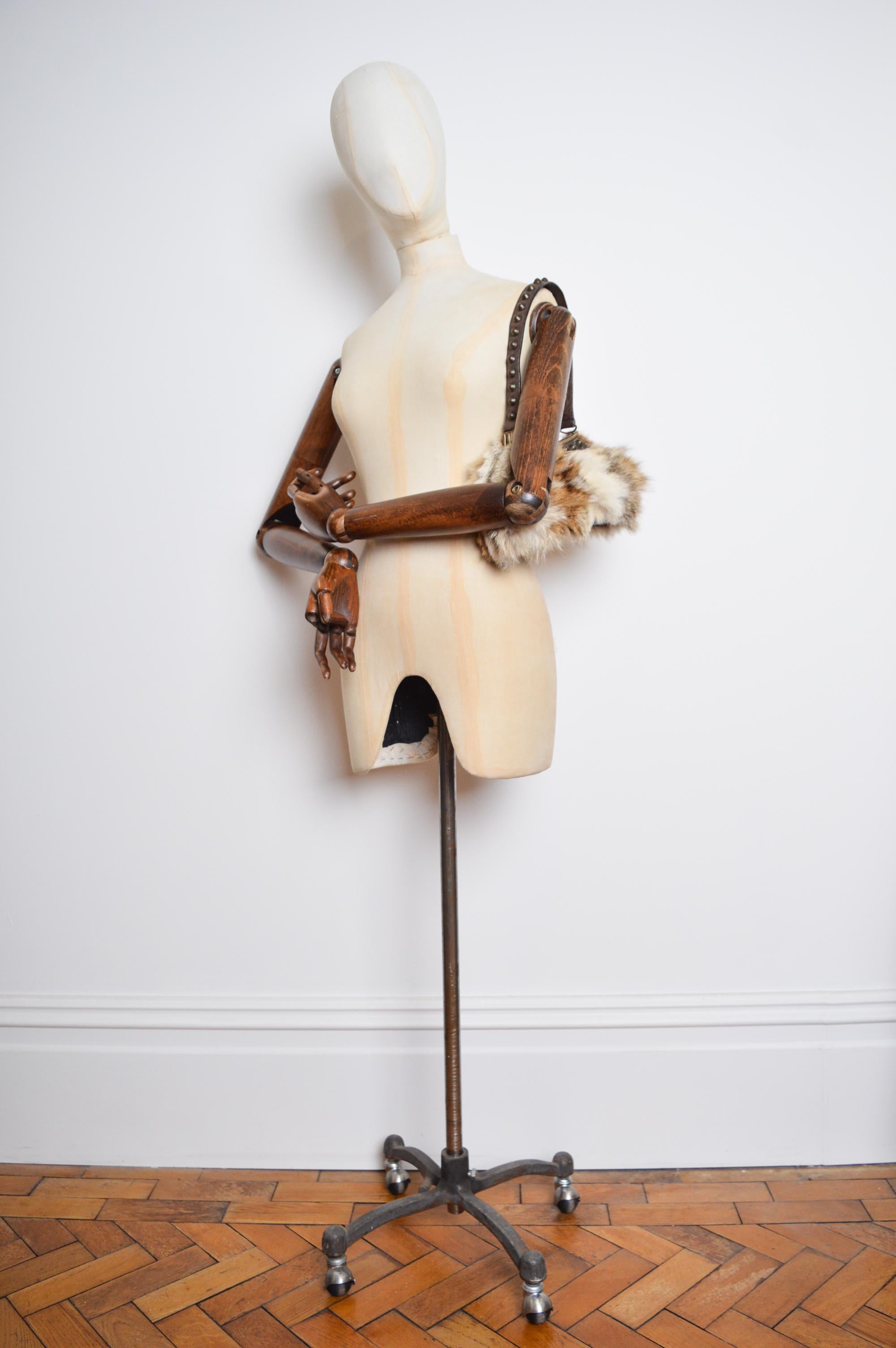 John Galliano, sac porté épaule vintage clouté en fourrure et cuir, années 2000 en vente 7