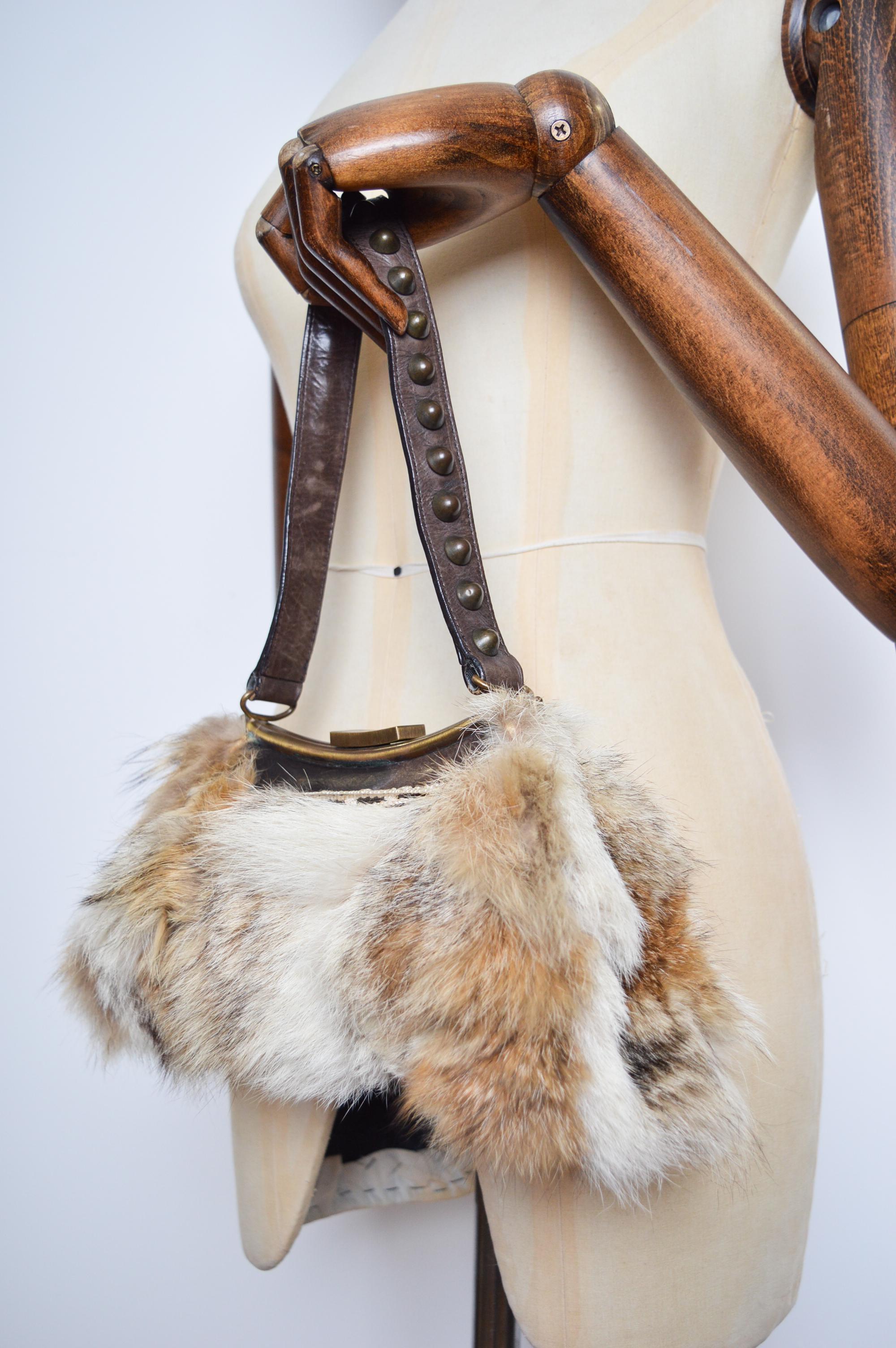 John Galliano, sac porté épaule vintage clouté en fourrure et cuir, années 2000 en vente 8