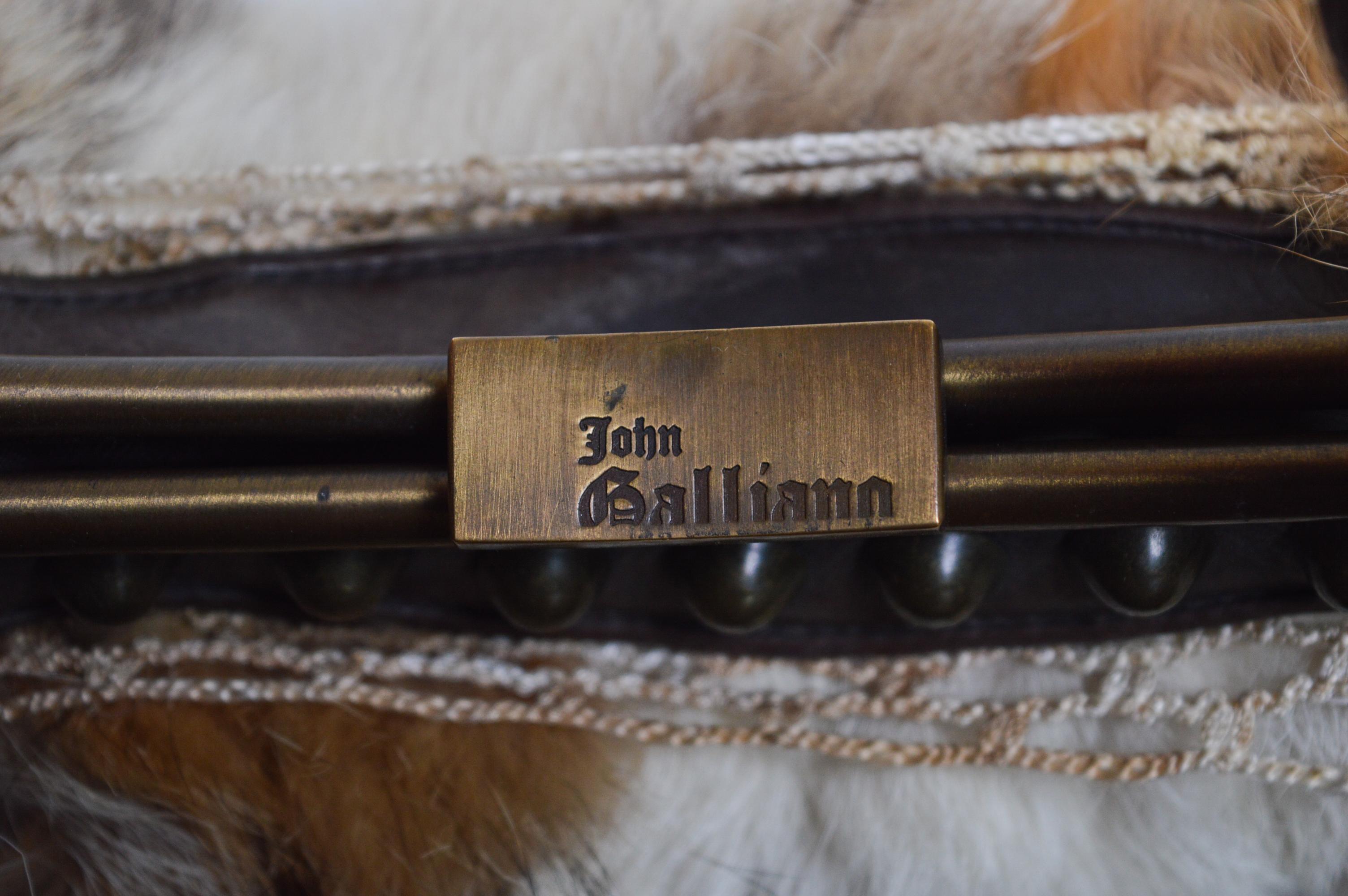 John Galliano, sac porté épaule vintage clouté en fourrure et cuir, années 2000 Bon état - En vente à Sheffield, GB