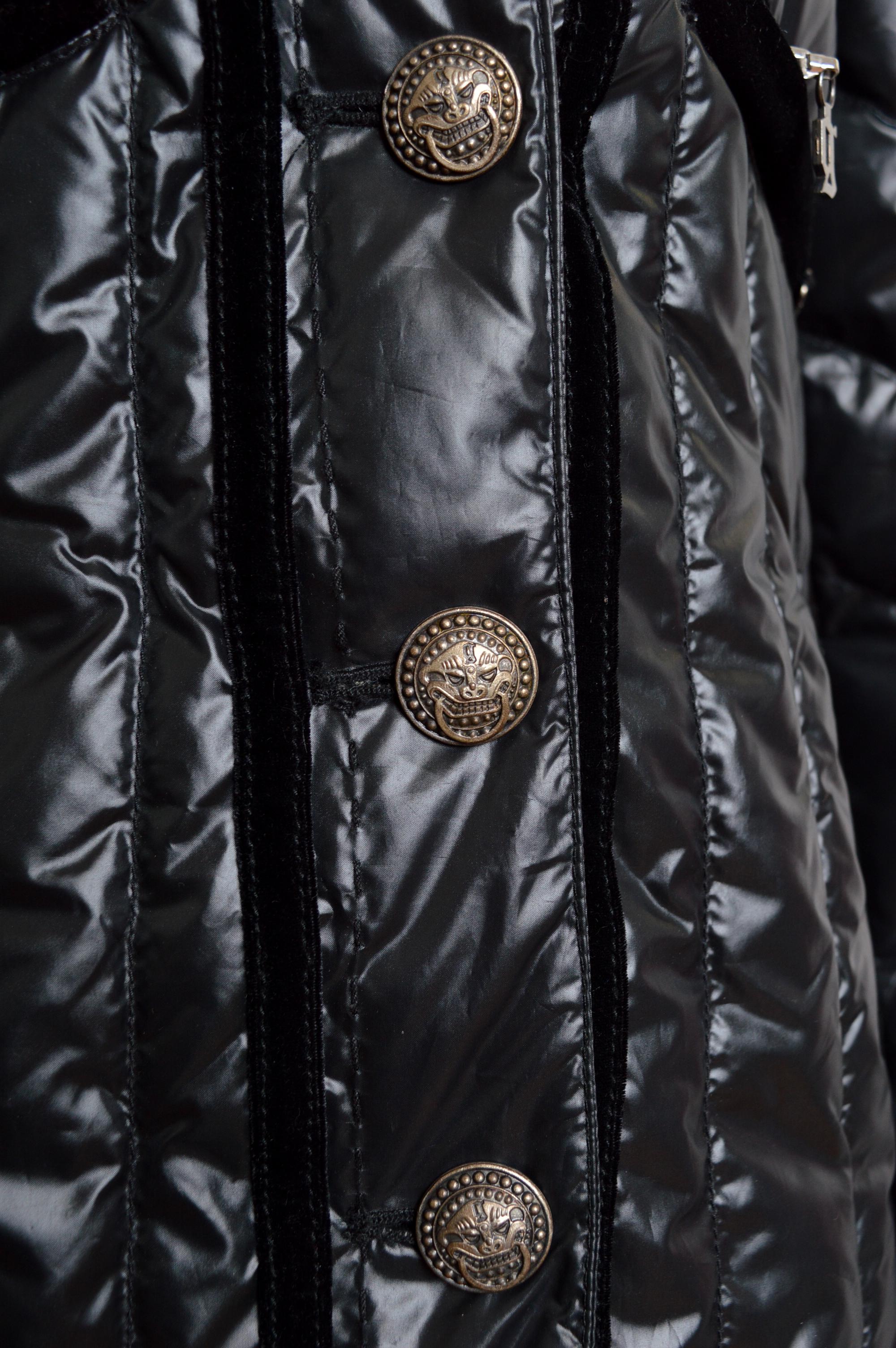 John Galliano 2000 - Cappotto lungo con polsini in pelliccia di volpe nera - Piumino d'oca in vendita 8