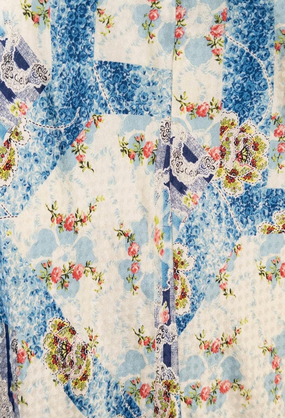 John Galliano 2004 Vestido de verano midi de satén con estampado floral Sz FR40 en venta 1