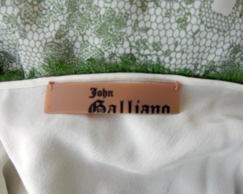 John Galliano 2005 - Robe de soirée en soie d'inspiration déco avec coupe en biais en vente 6