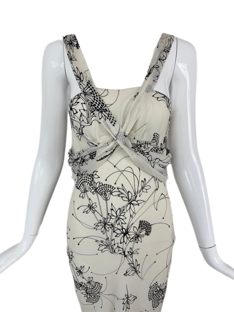 John Galliano
Vintage
SS08
100% seda
Color blanco roto con motivos florales negros
Micropulsadores con función de firma a lo largo del lateral
Talla F38
Excelente estado, sin defectos
Estupendo para fiestas nupciales/de boda
Medidas en centímetros