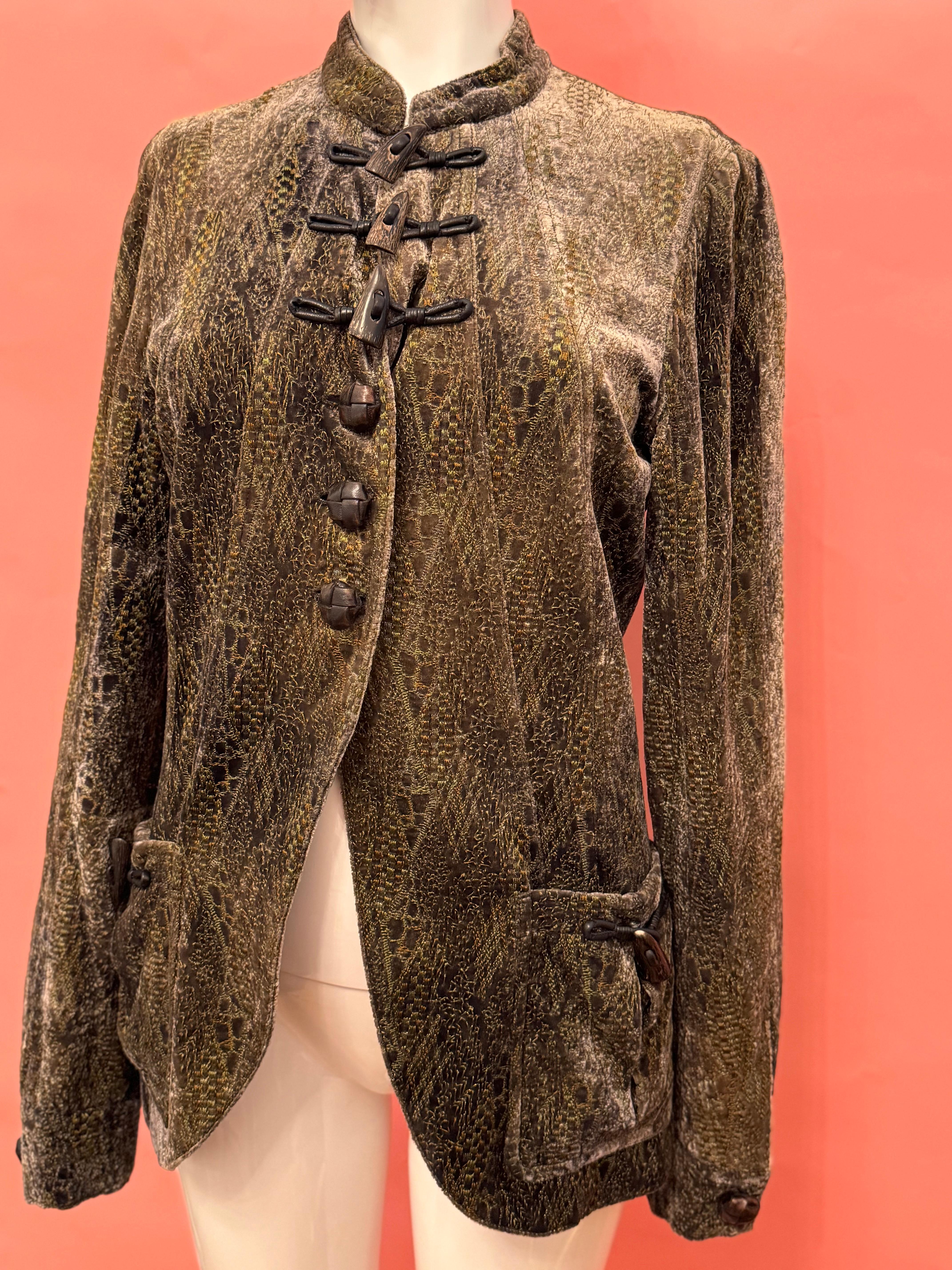 Giacca con ricamo in velluto d'archivio di John Galliano in vendita 6
