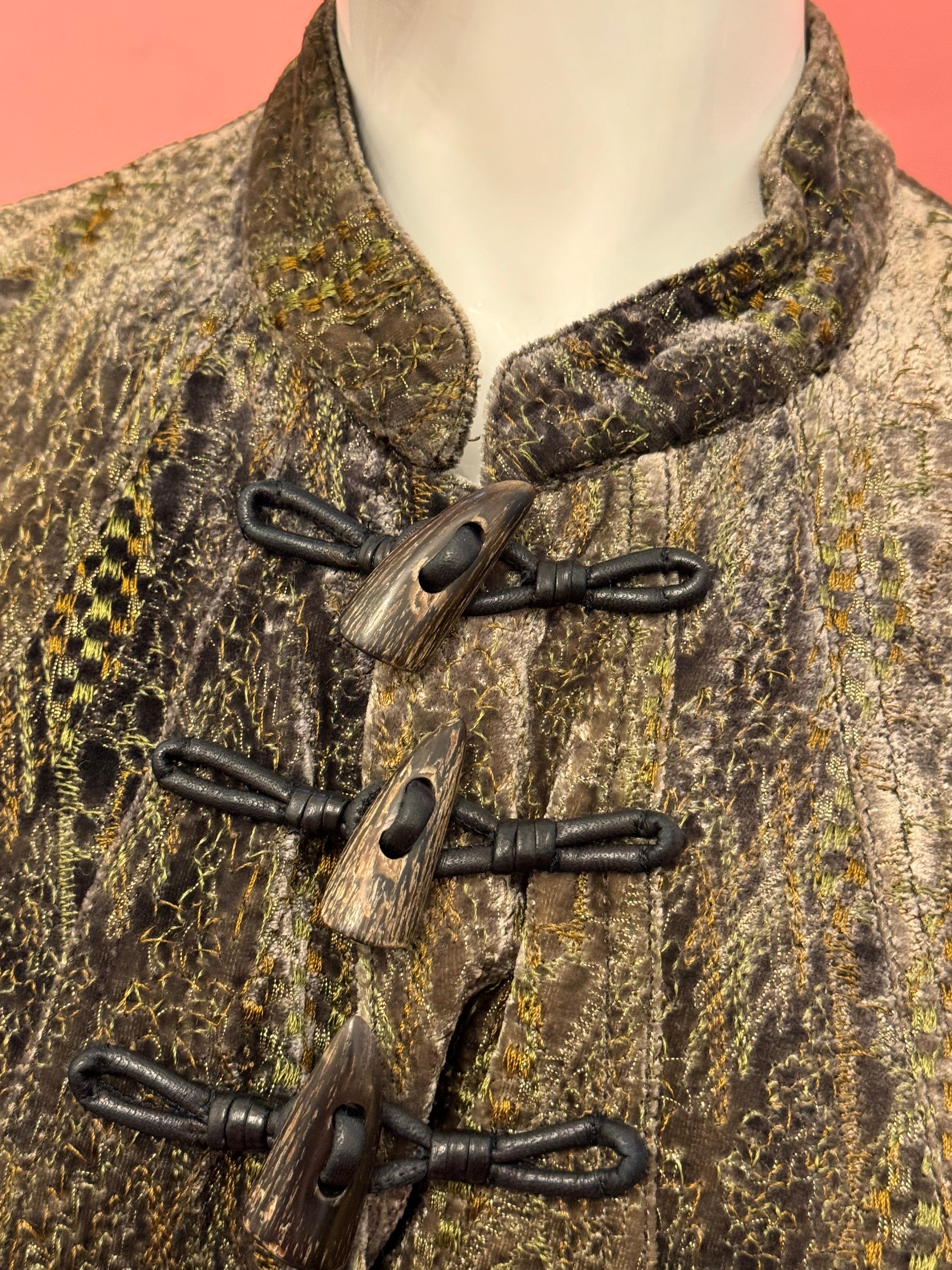 Marrone Giacca con ricamo in velluto d'archivio di John Galliano in vendita