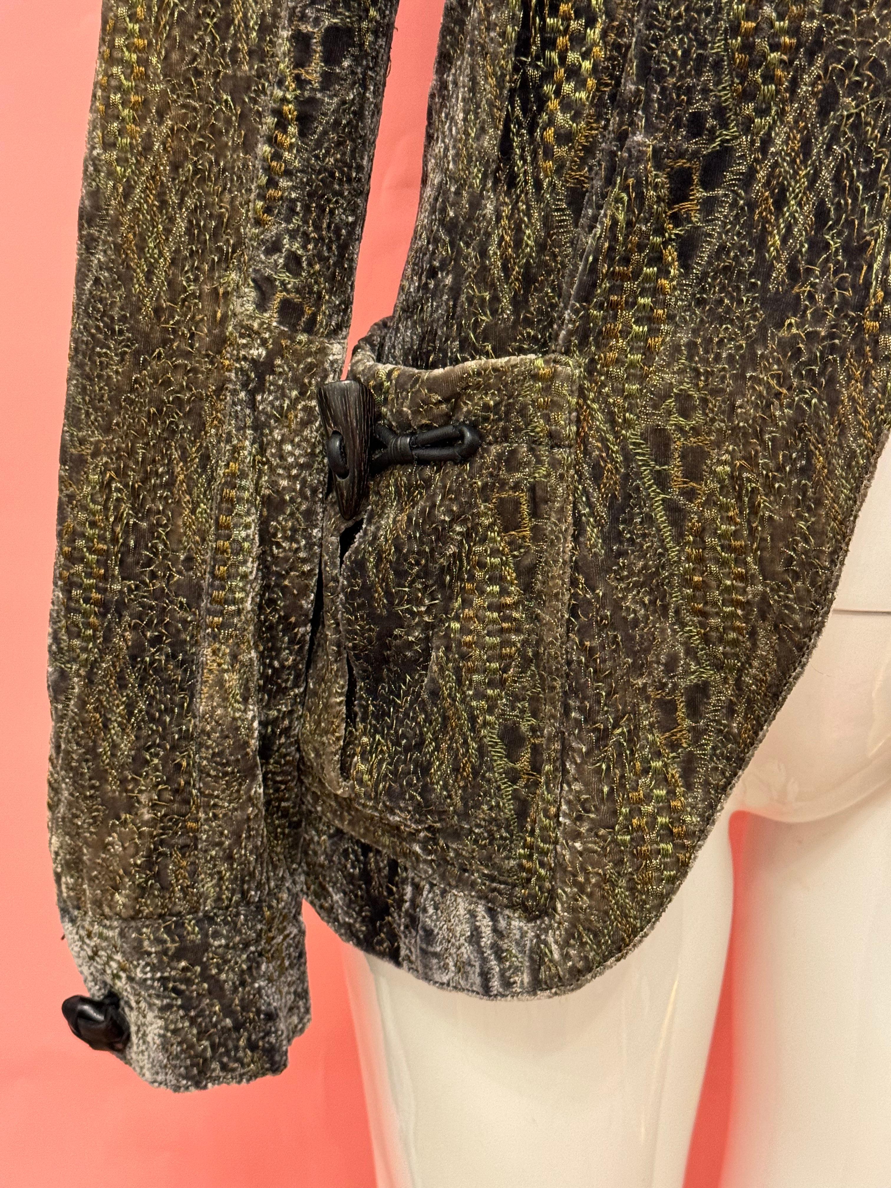Giacca con ricamo in velluto d'archivio di John Galliano in vendita 1