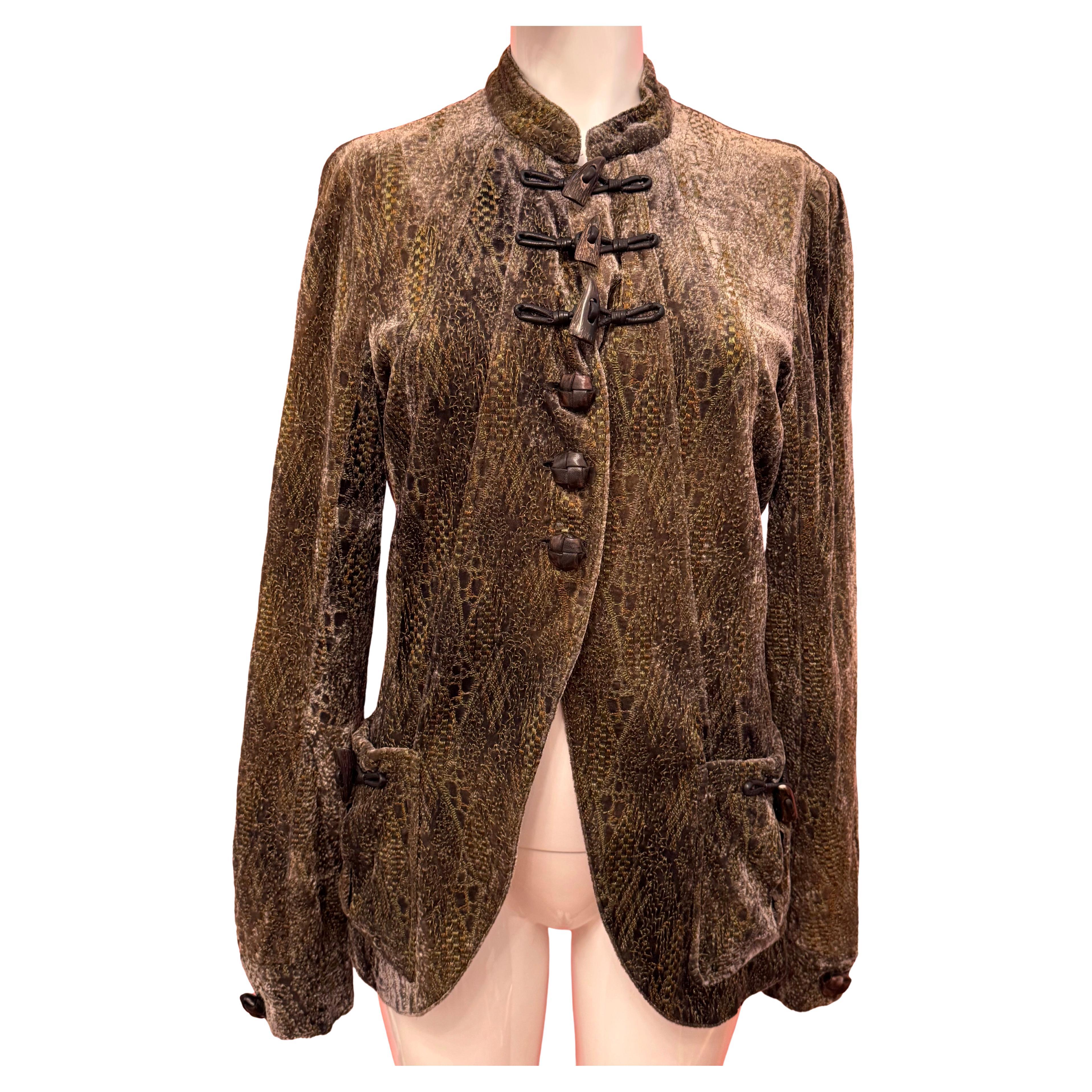 Giacca con ricamo in velluto d'archivio di John Galliano