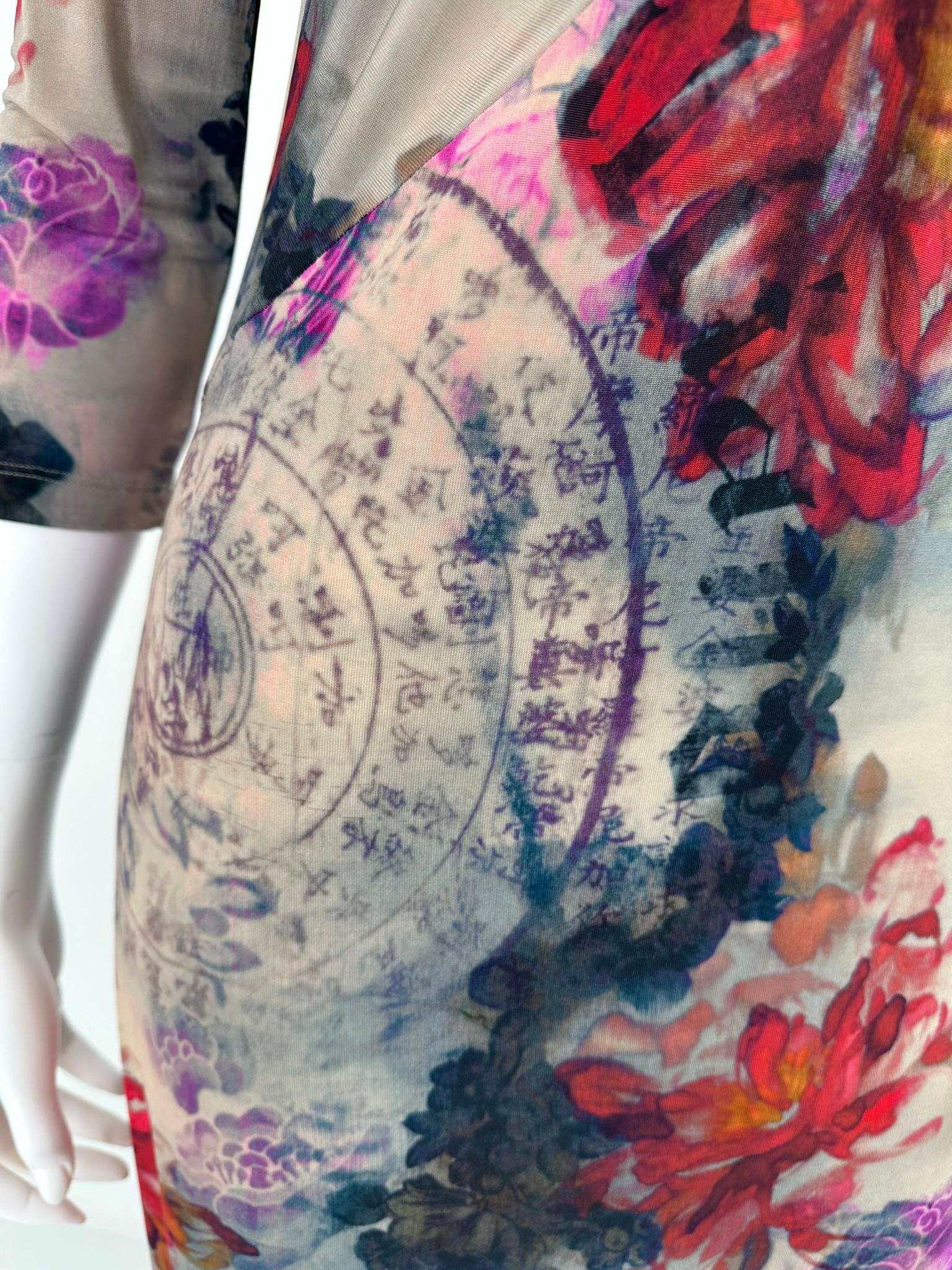 John Galliano - Robe à col V en maille extensible imprimée sur le thème de l'Asie en vente 8