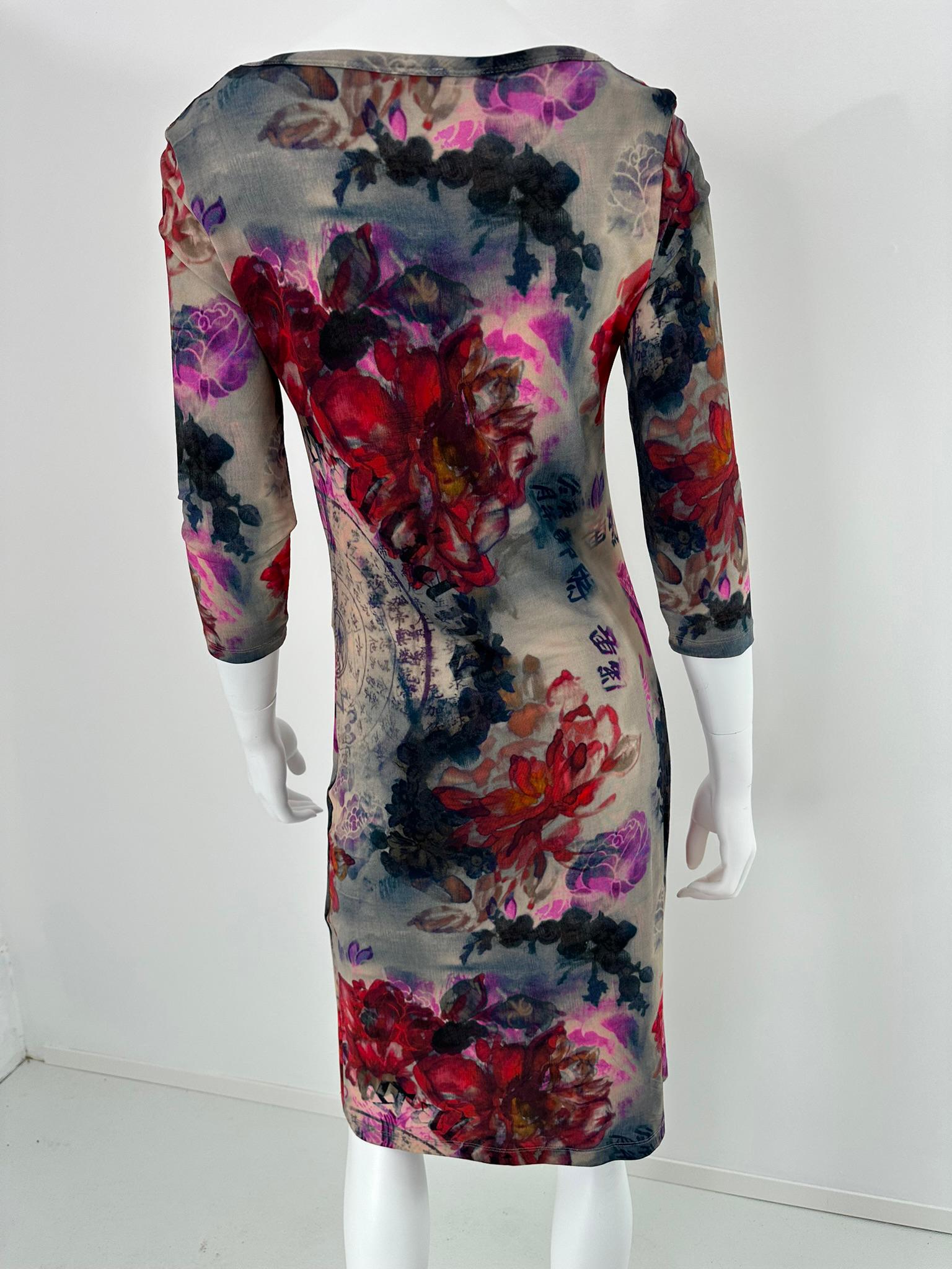 John Galliano - Robe à col V en maille extensible imprimée sur le thème de l'Asie en vente 2
