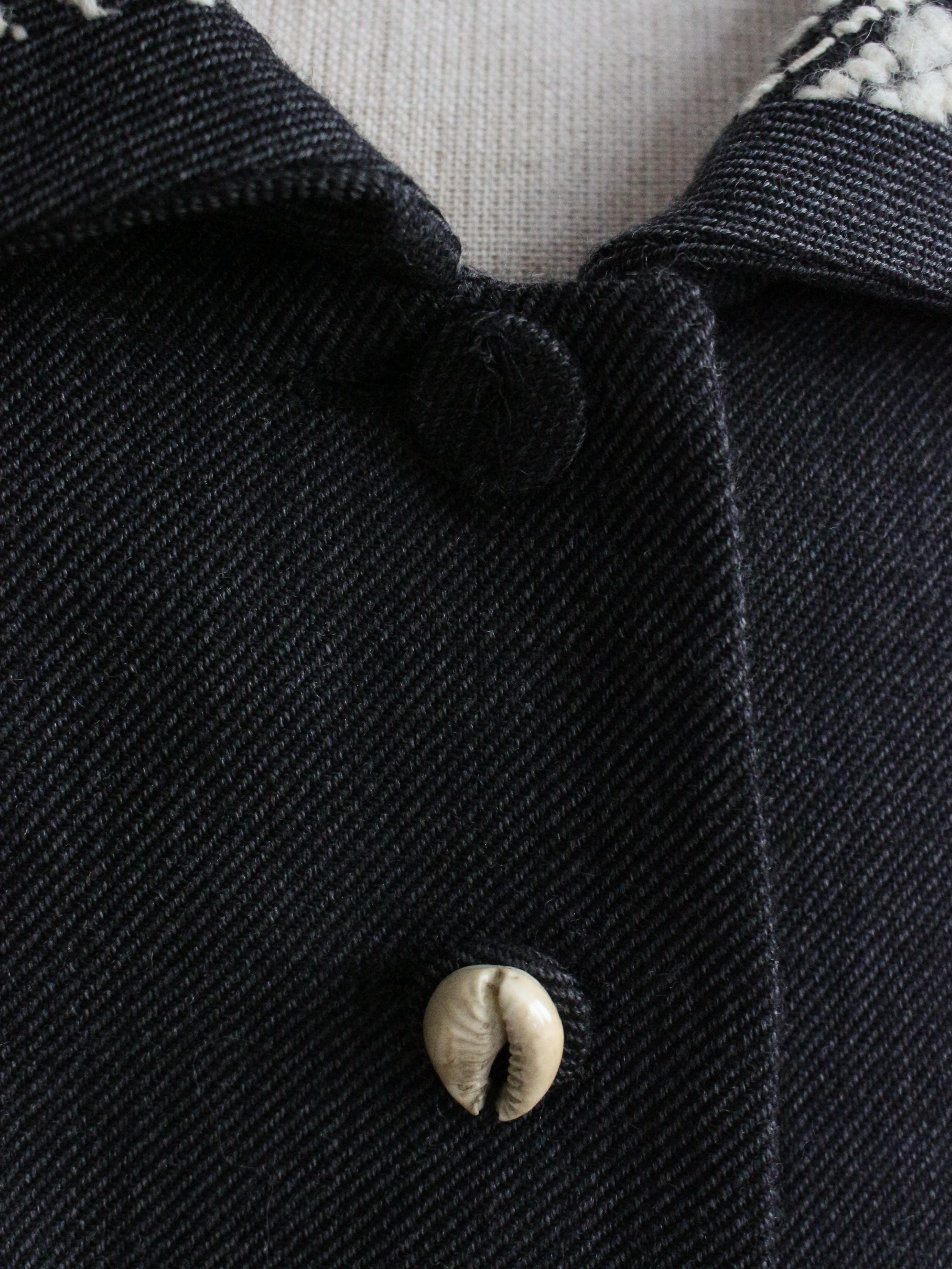 John Galliano Otoño/Invierno 1999 Chaqueta de lana con cuello marinero y botones de concha en venta 2