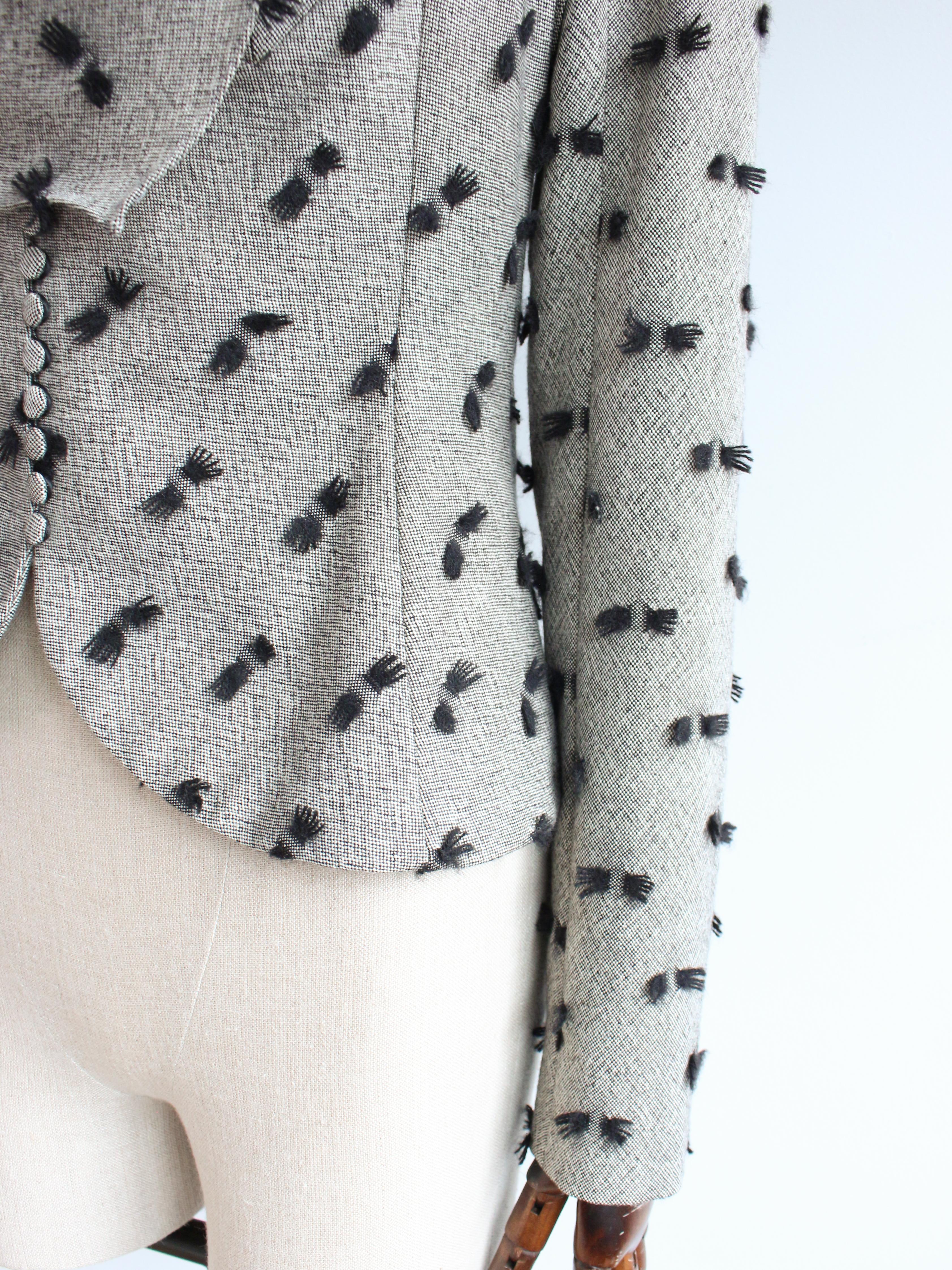 John Galliano Autunno/Inverno 1999 Giacca in lana applicata con drappeggio sul davanti in vendita 7