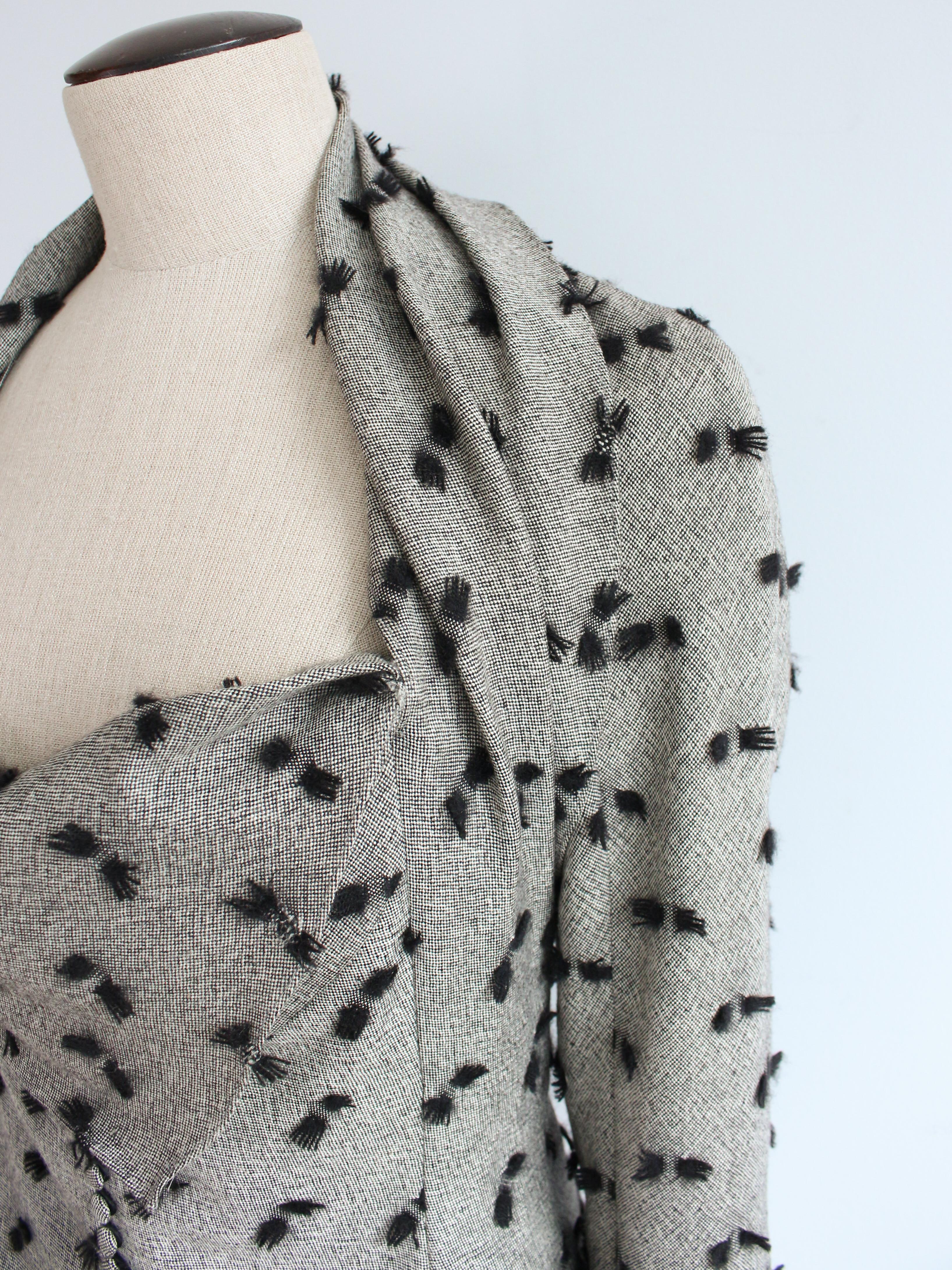 John Galliano Autunno/Inverno 1999 Giacca in lana applicata con drappeggio sul davanti in vendita 10