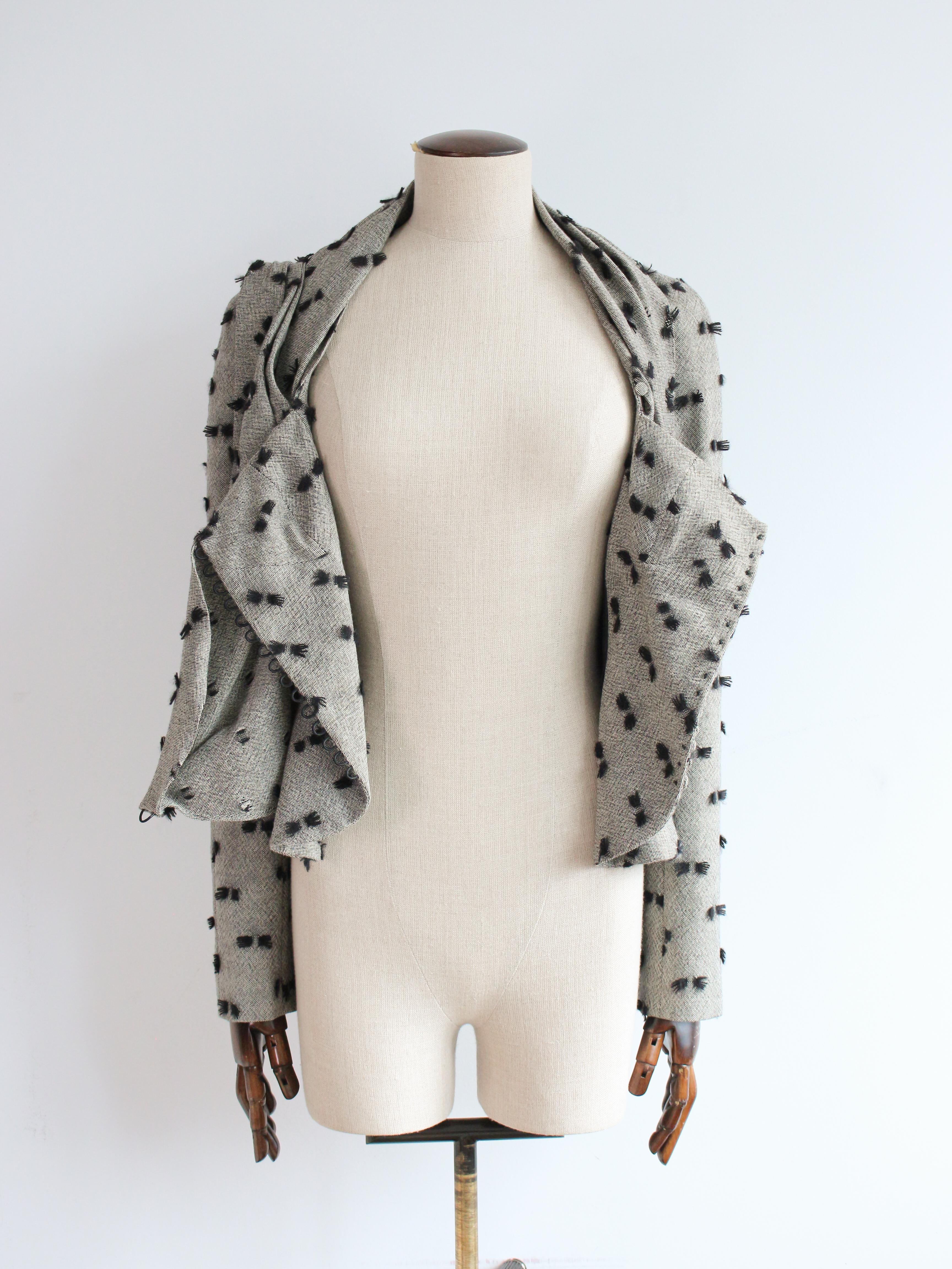 John Galliano Autunno/Inverno 1999 Giacca in lana applicata con drappeggio sul davanti in vendita 2