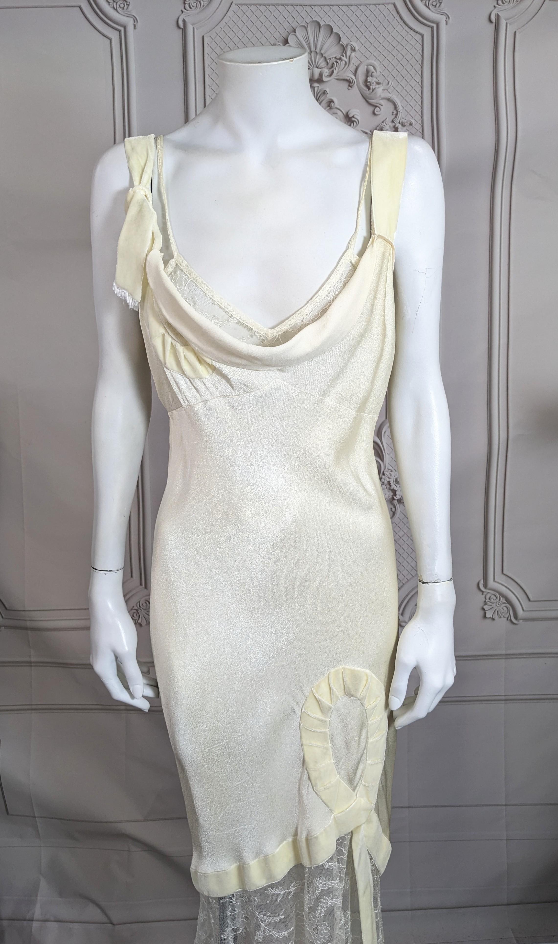 John Galliano Bias Crepe and Lace Evening Dress, Fall/Winter 2001 In Good Condition For Sale In New York, NY