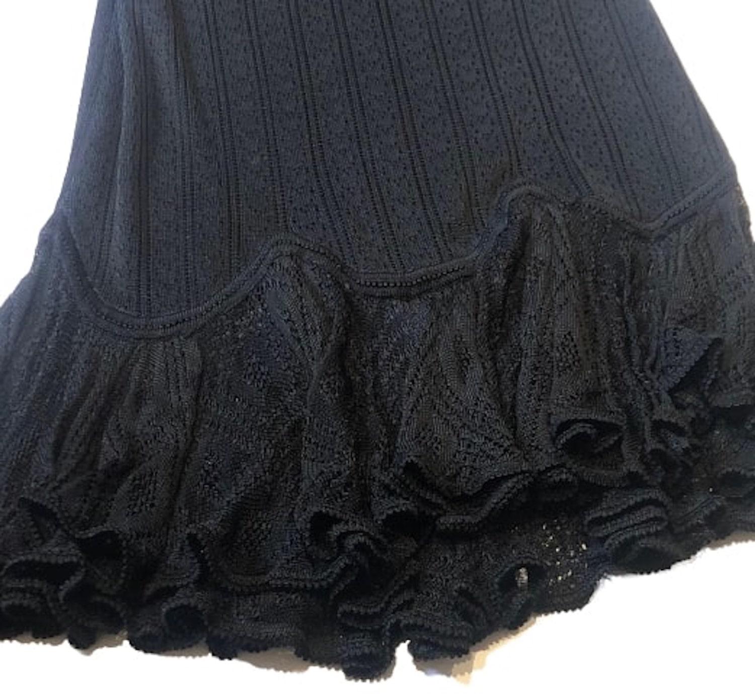 JOHN GALLIANO - Robe de soirée en dentelle noire tricotée, longueur moyenne, circa 1998 Pour femmes en vente