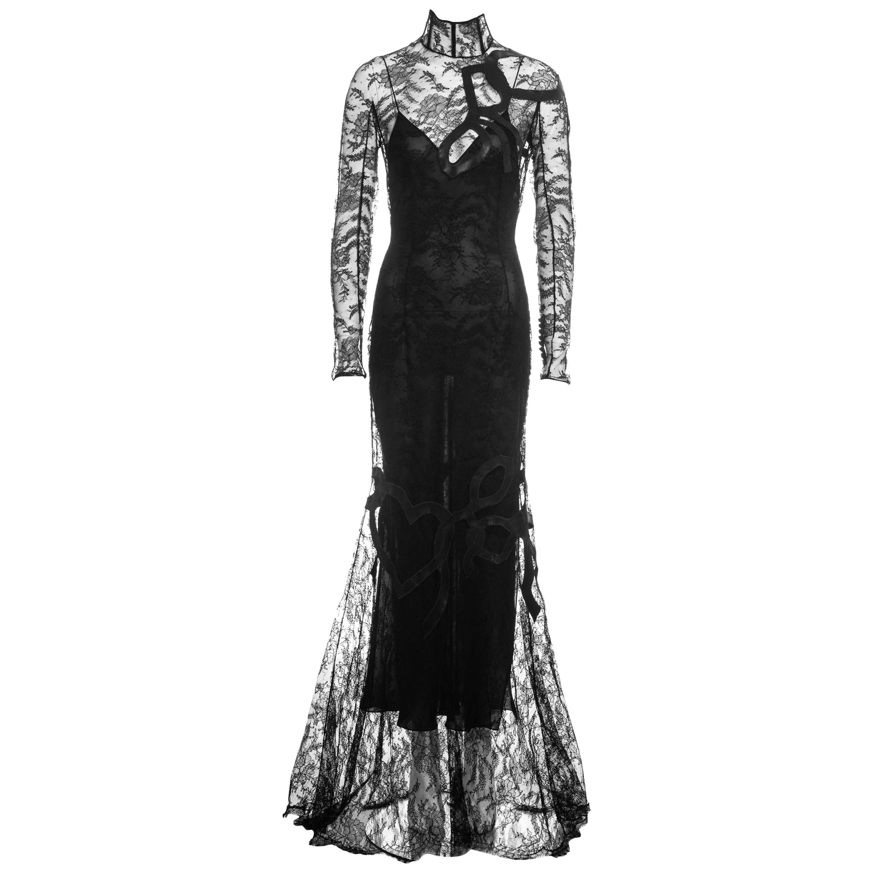 Robe de soirée à manches longues en dentelle et cuir noir John Galliano, saison 2001 en vente