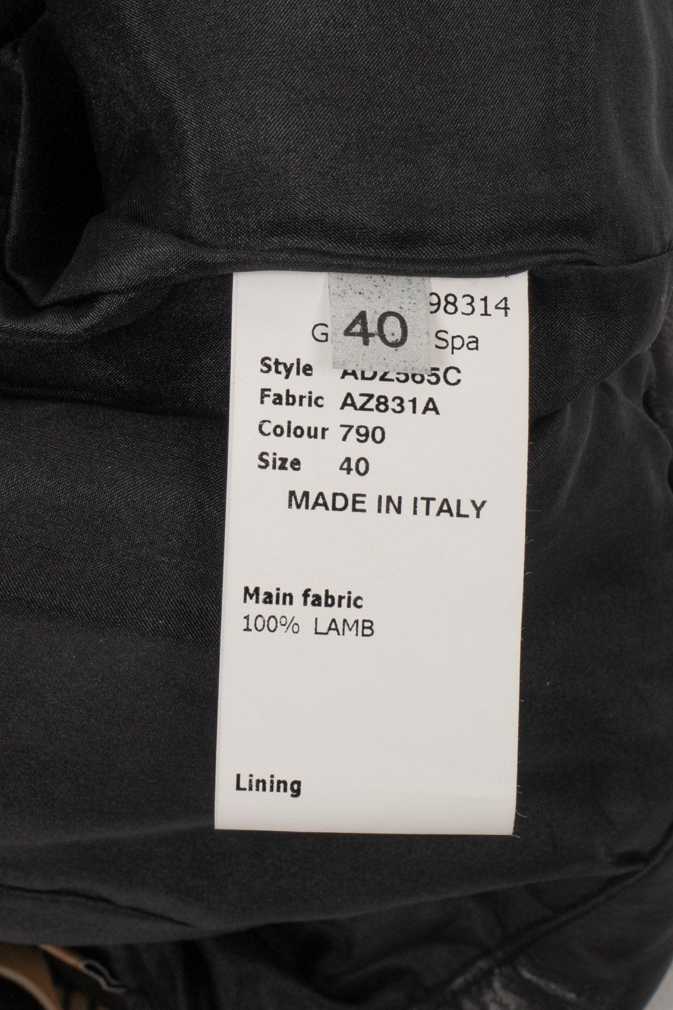 John Galliano Capri-Hose aus schwarzem Lammleder im Angebot 2