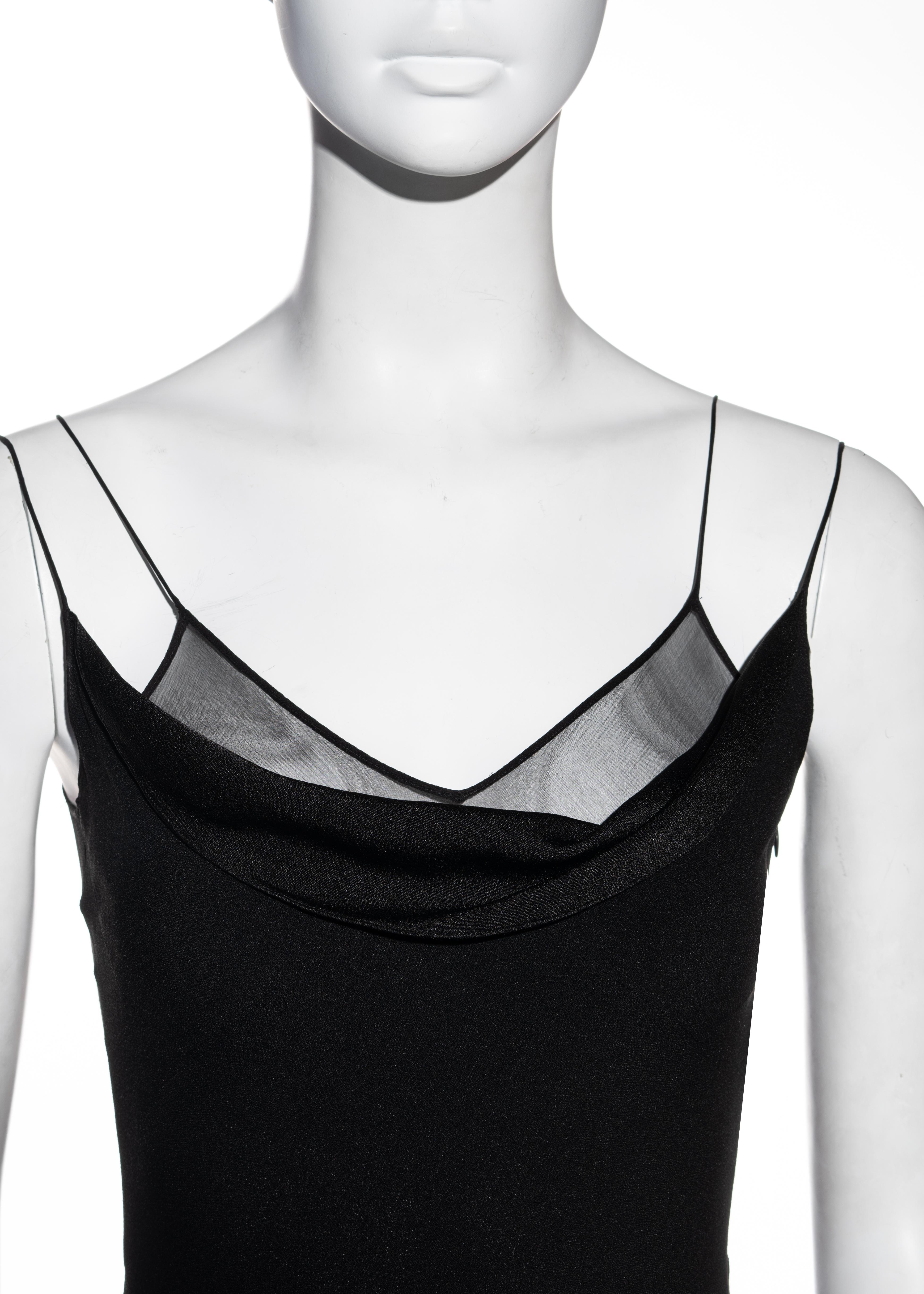 John Galliano Schwarzes, schräg geschnittenes Abendkleid aus Crêpe mit Satinrücken, fw 2000 im Zustand „Gut“ in London, GB