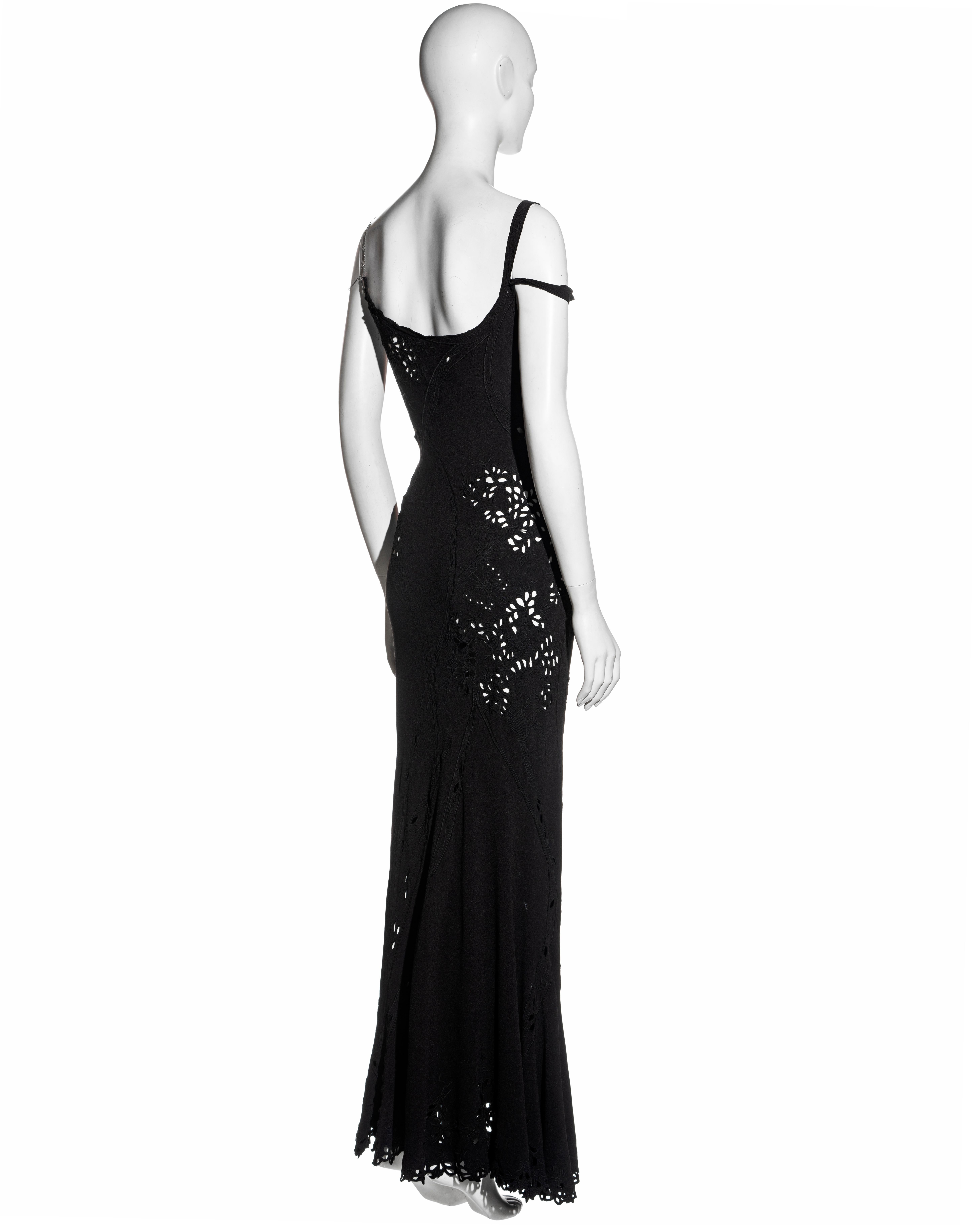 John Galliano vestido de noche de crepé de seda negro con tirantes de cadena, ss 1996 5