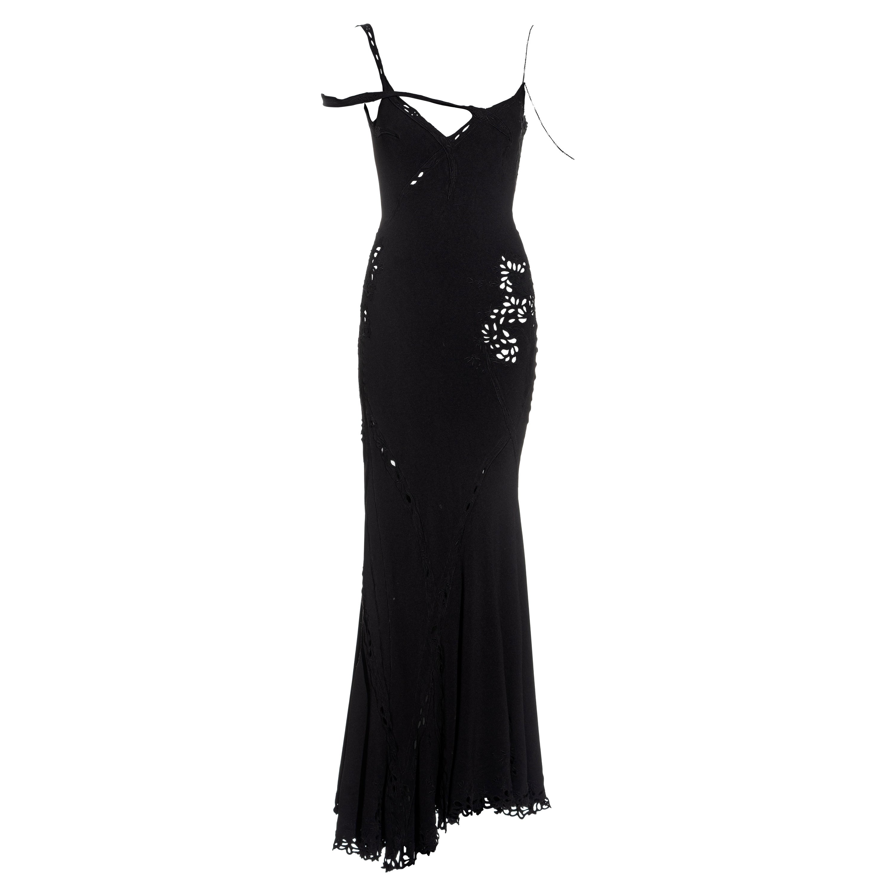 John Galliano vestido de noche de crepé de seda negro con tirantes de cadena, ss 1996