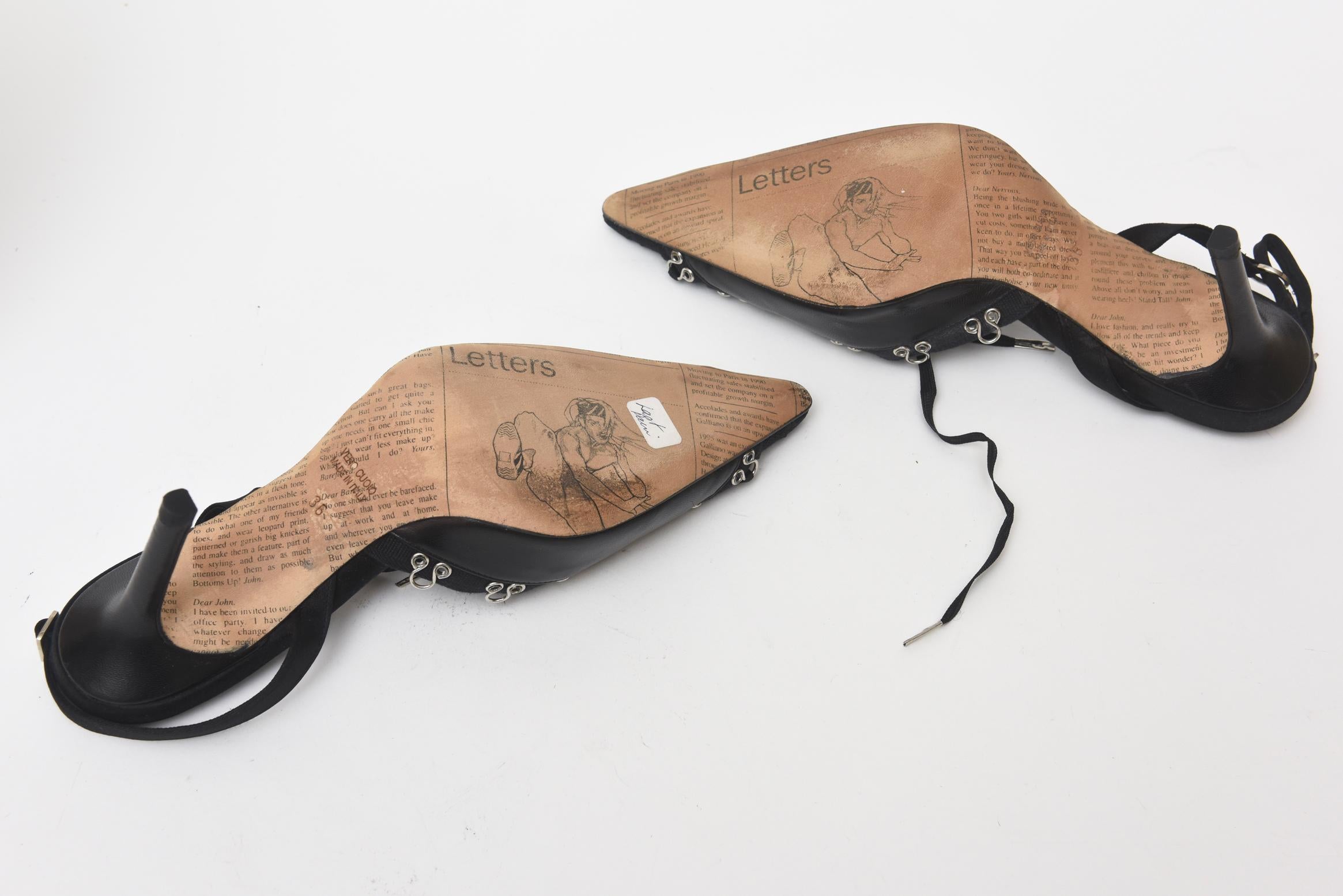  John Galliano - Chaussures en soie noire à lacets et à talons aiguilles Pour femmes 