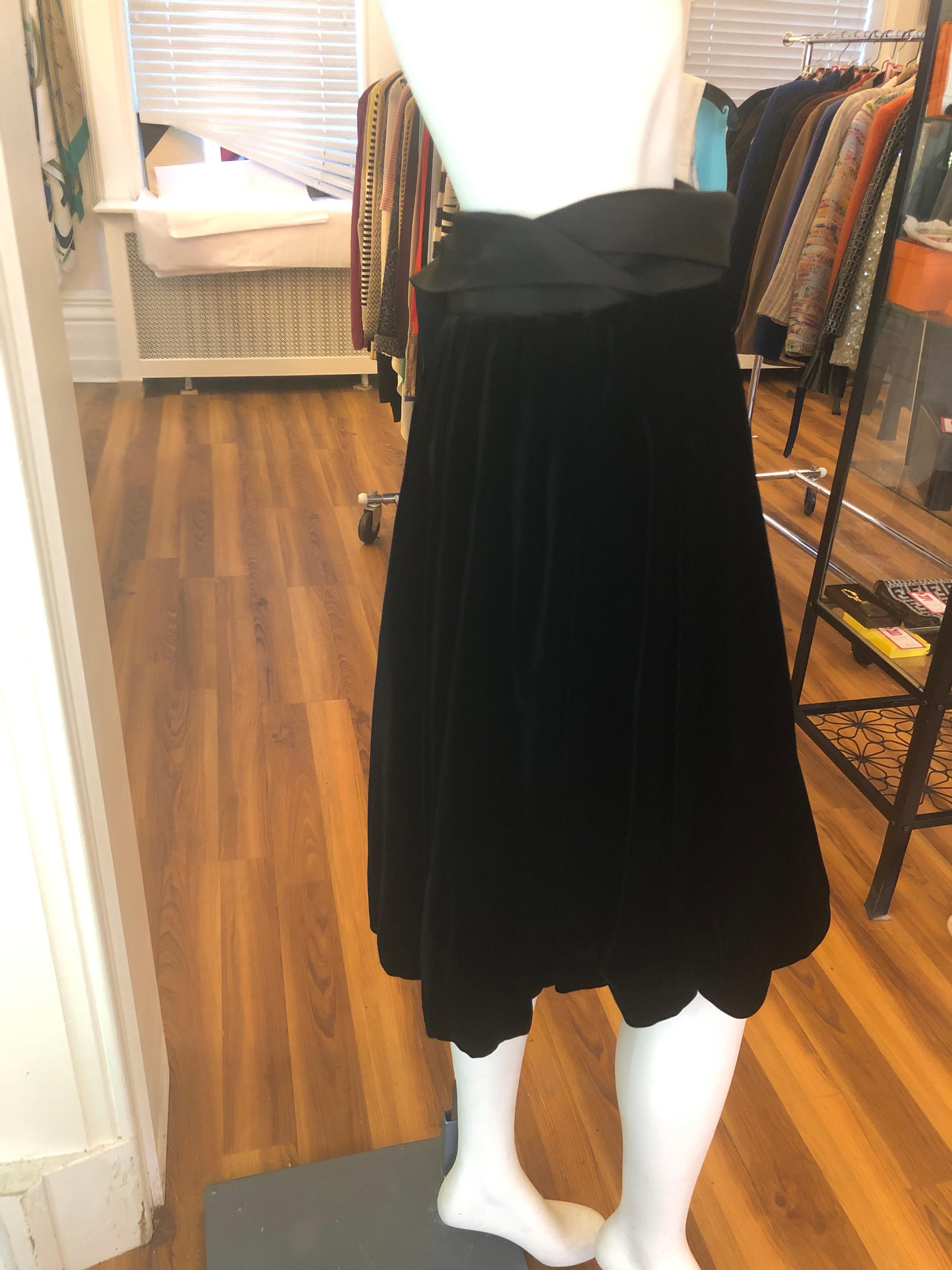 Women's or Men's John Galliano Black Velvet Klaudee Skirt 36Fr For Sale