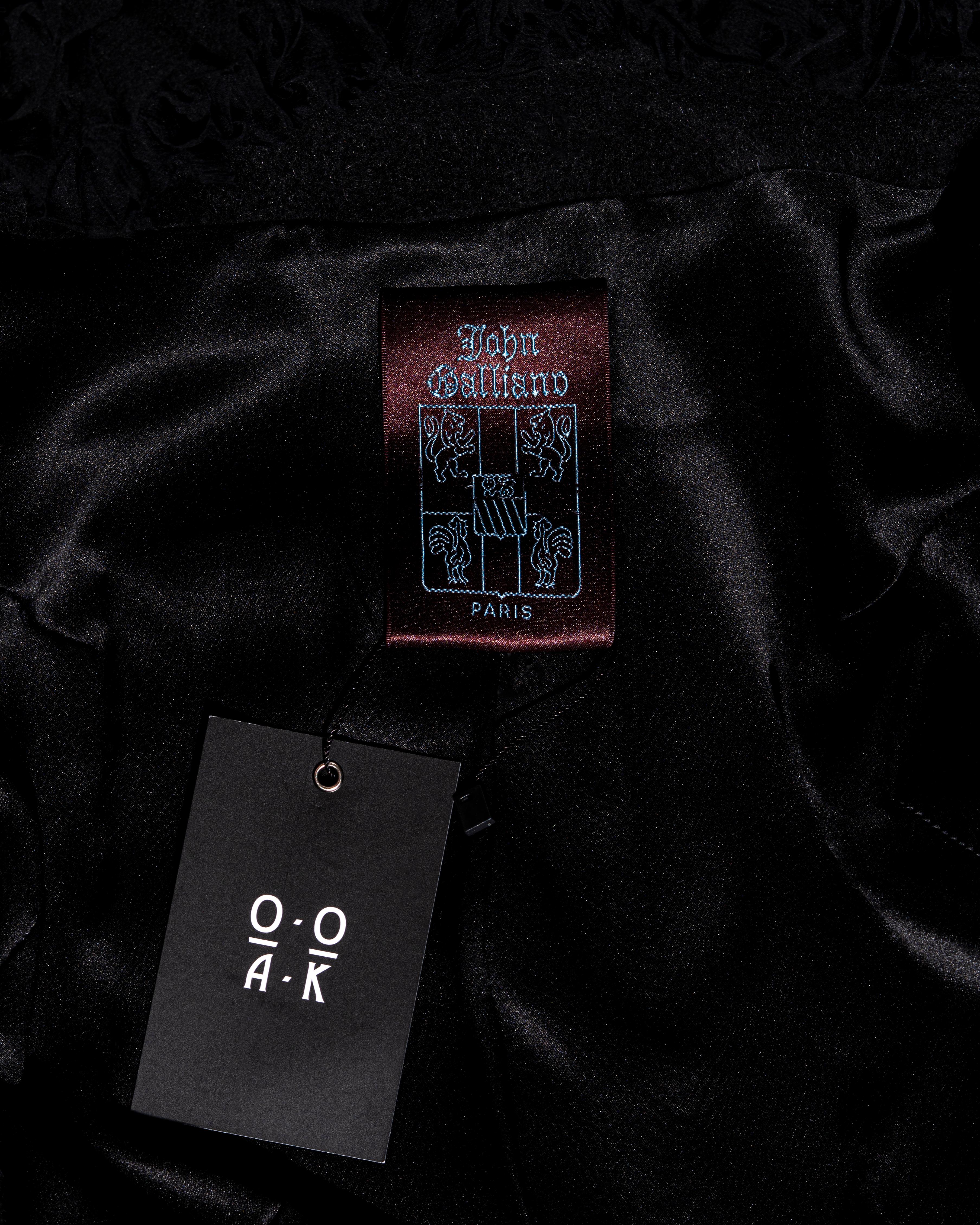 John Galliano Schwarze Jacke mit Rüschen aus Wolle und Seide und schräg geschnittener Rock:: fw 1995 6