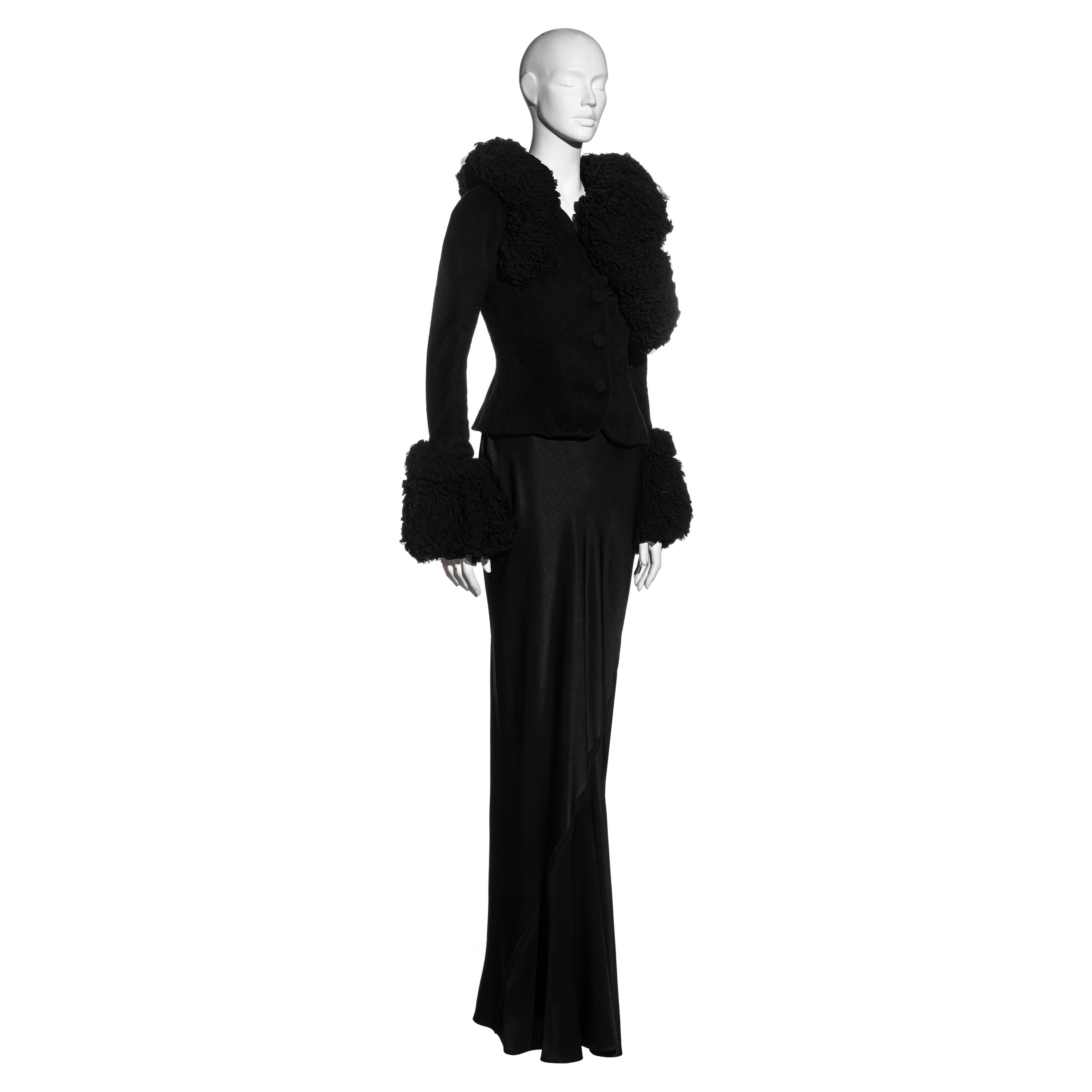 John Galliano Schwarze Jacke mit Rüschen aus Wolle und Seide und schräg geschnittener Rock:: fw 1995