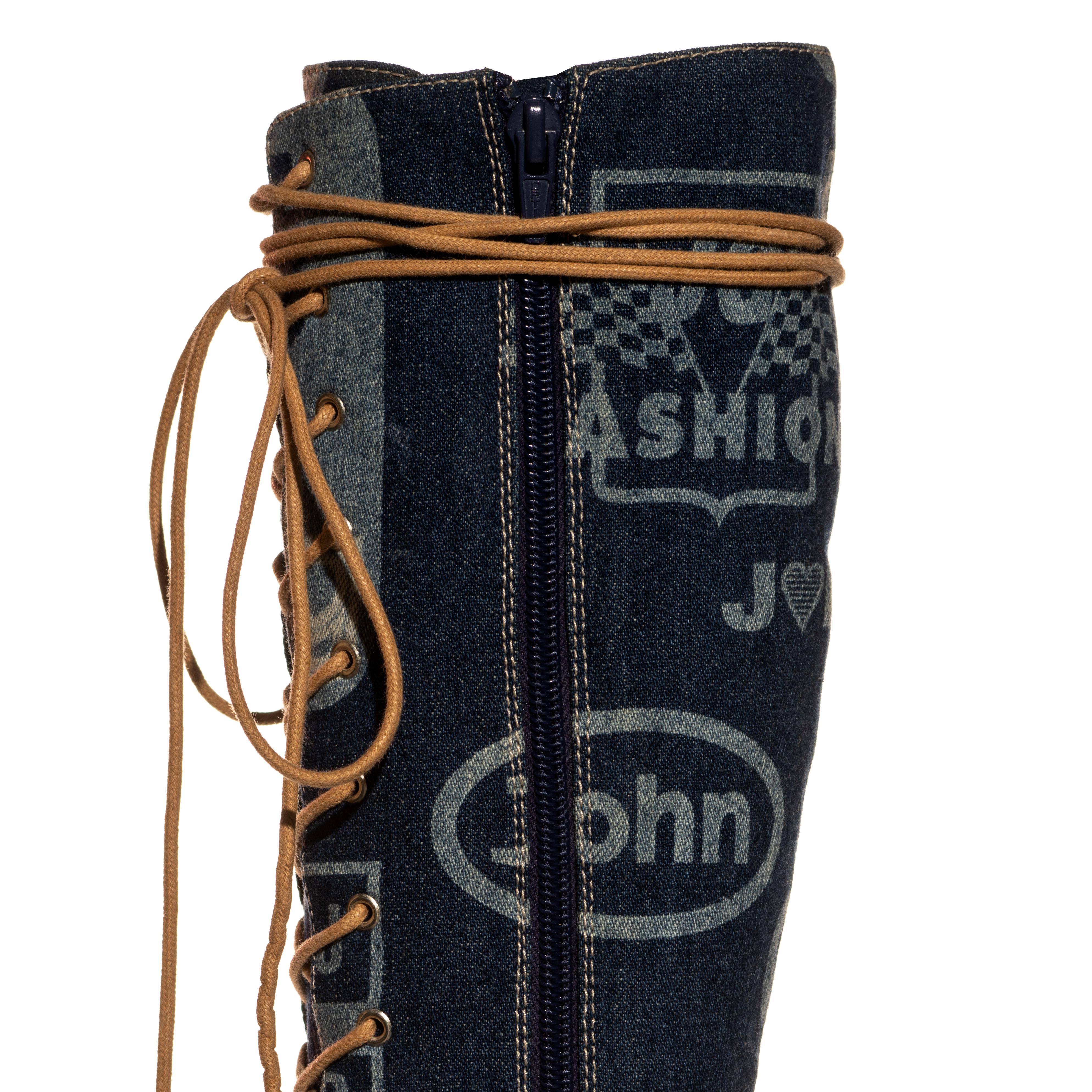 Kniehohe Stiefel aus blauem Denim von John Galliano mit Schnürung, ss 2002 Damen