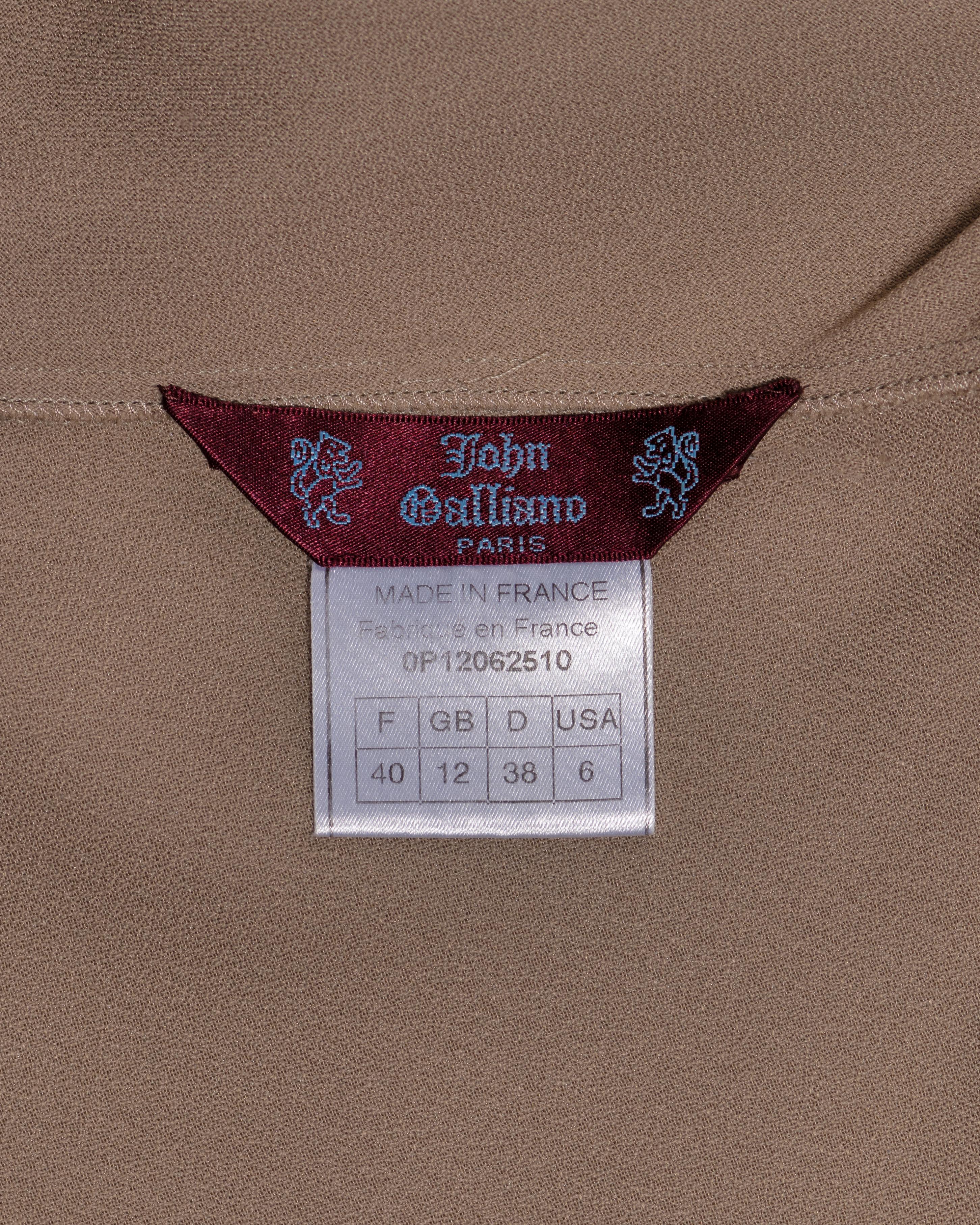 John Galliano Bronze Schrägschnitt-Satin-Abendkleid und Fransenschal, SS 2000 im Angebot 9