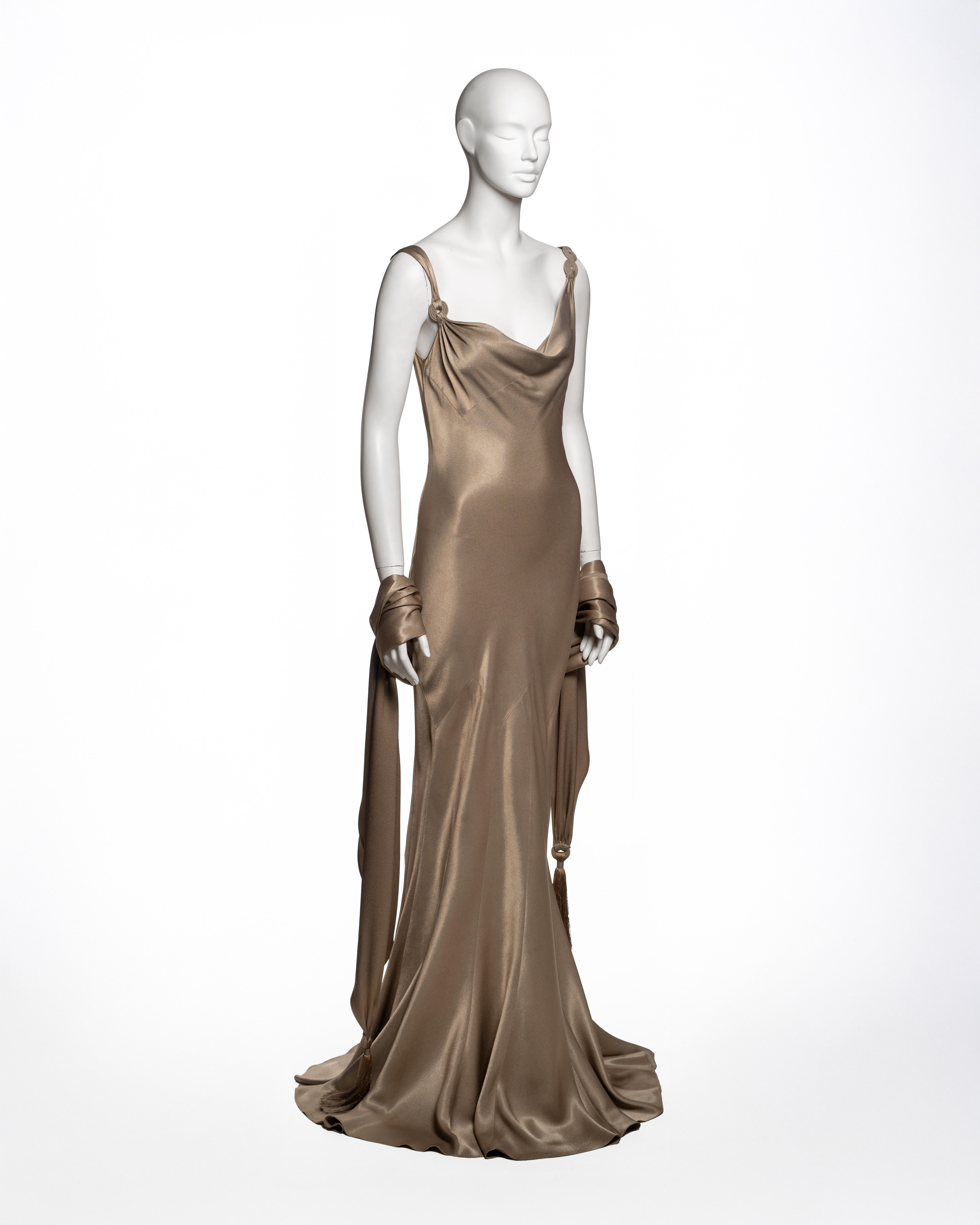 John Galliano Bronze Schrägschnitt-Satin-Abendkleid und Fransenschal, SS 2000 im Angebot 2