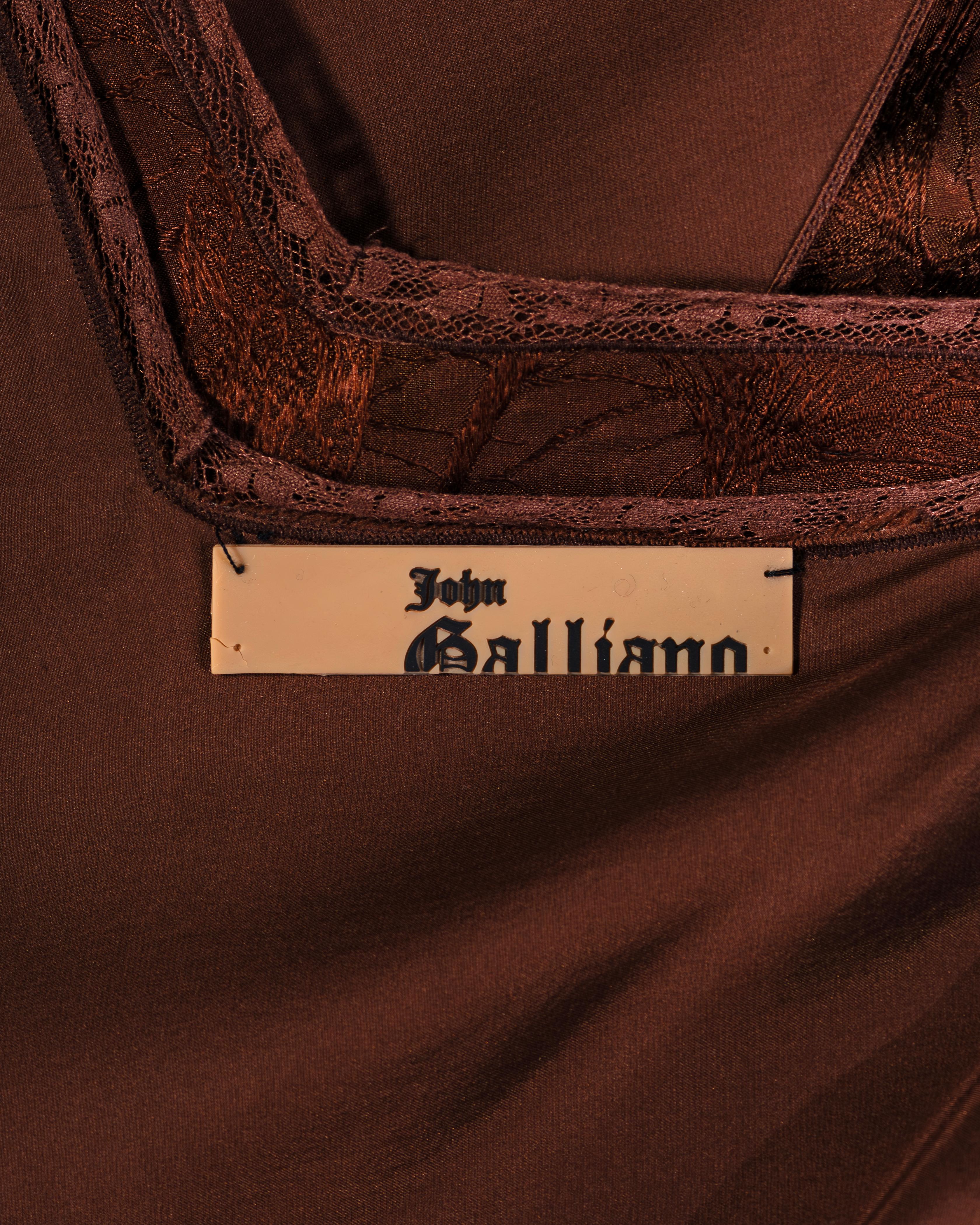 Robe du soir en jacquard de soie et dentelle, John Galliano Brown, FW 2005 en vente 6