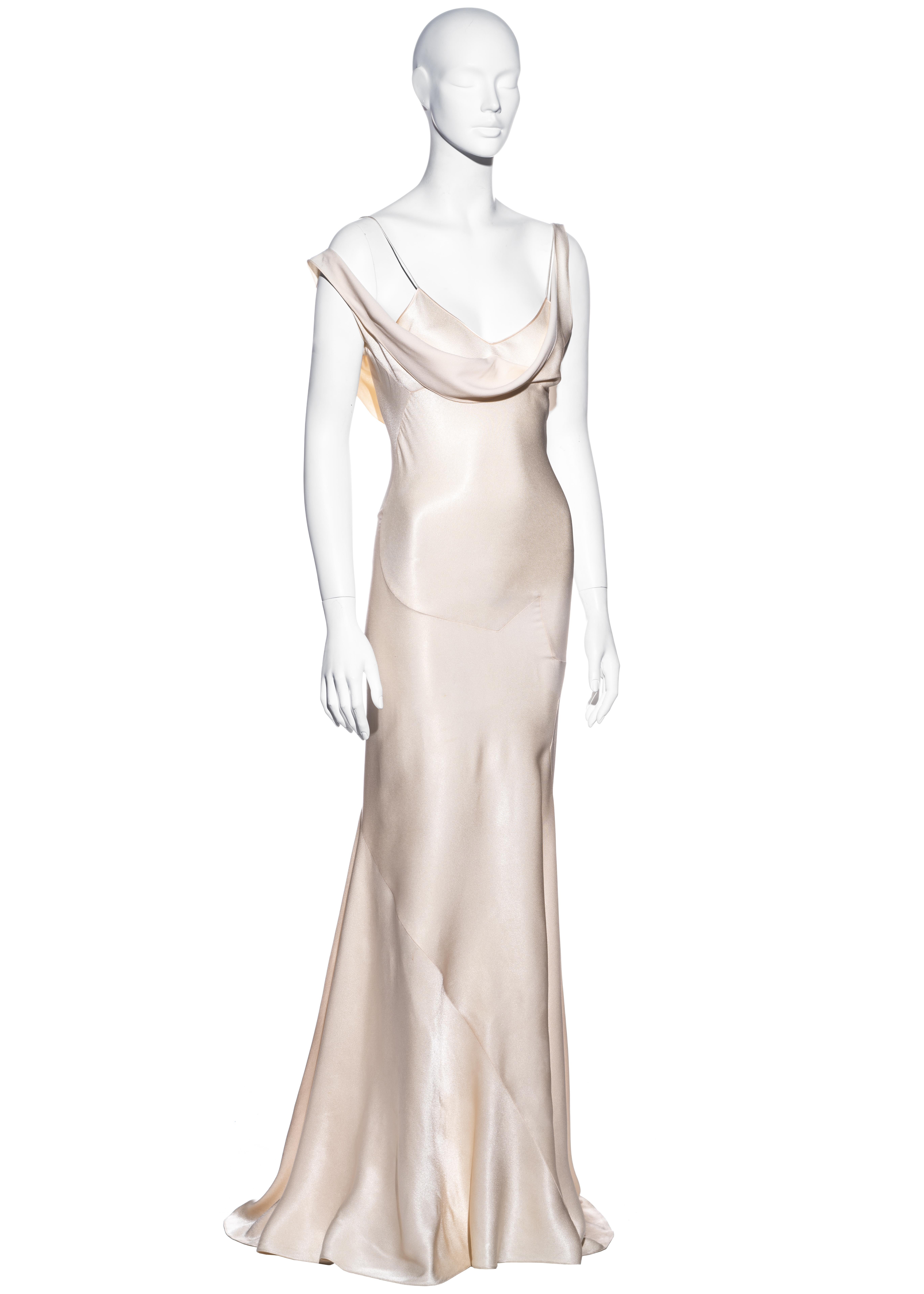 John Galliano Champagnerfarbenes Satin-Hochzeitskleid im Schrägschnitt:: fw 1995 1
