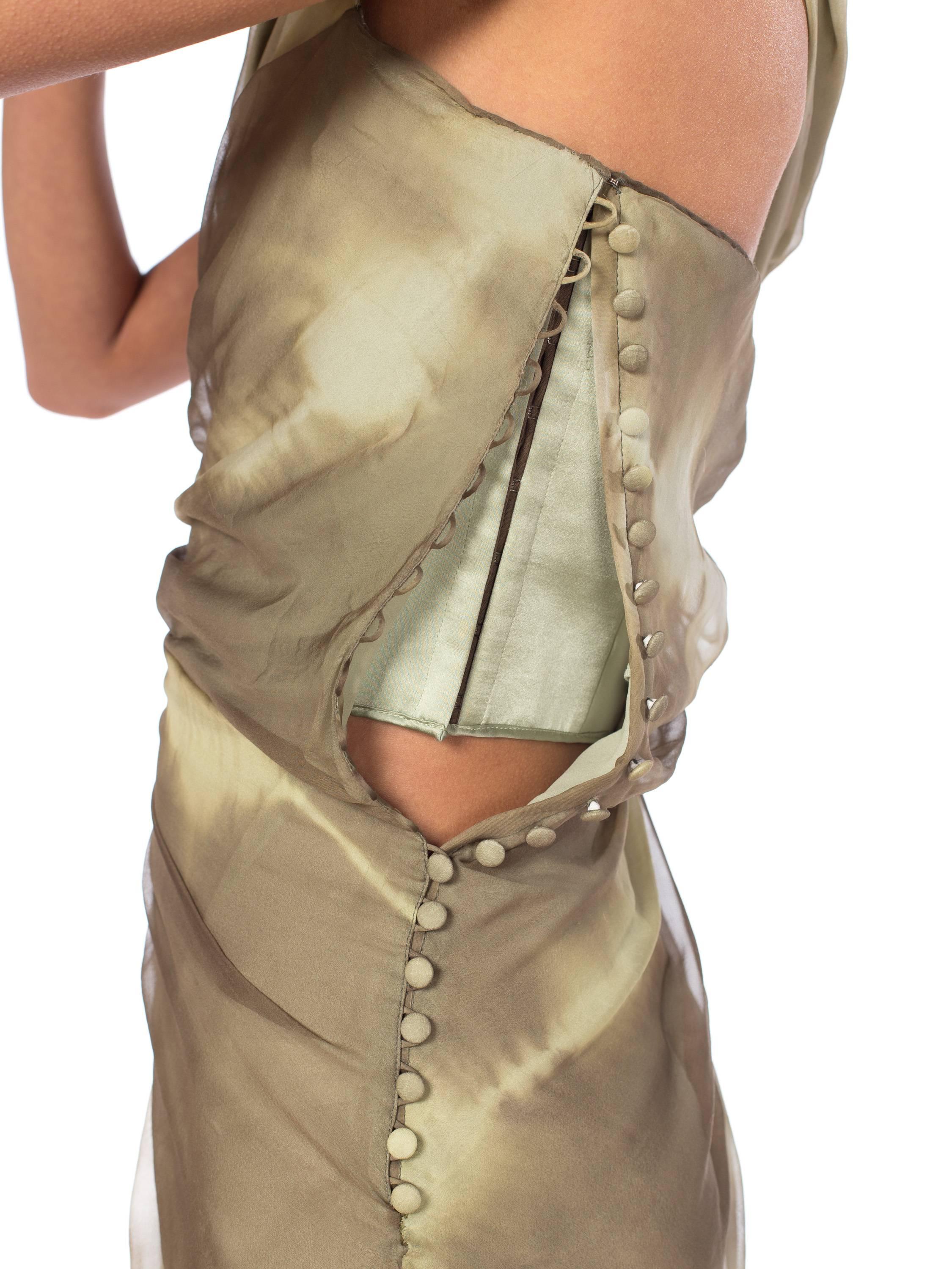 2000er JOHN GALLIANO CHRISTIAN DIOR Olivgrünes One-Shoulder-Kleid aus Seidenchiffon im Angebot 2