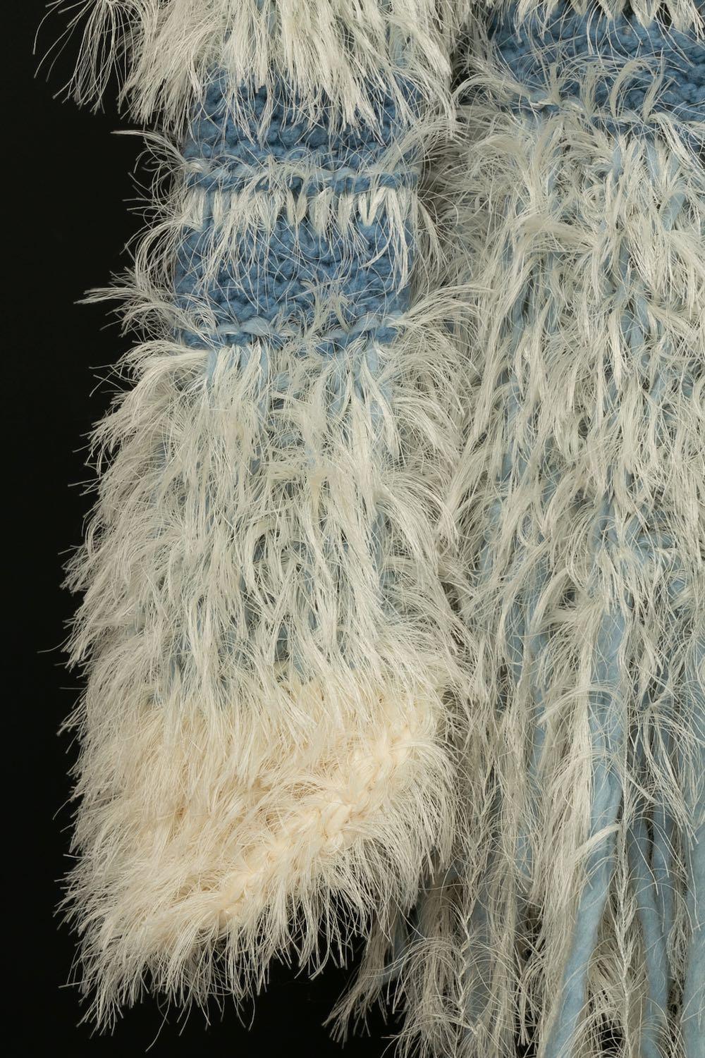 John Galliano - Manteau avec mélange de laine dans les tons bleus, automne 2005 en vente 4