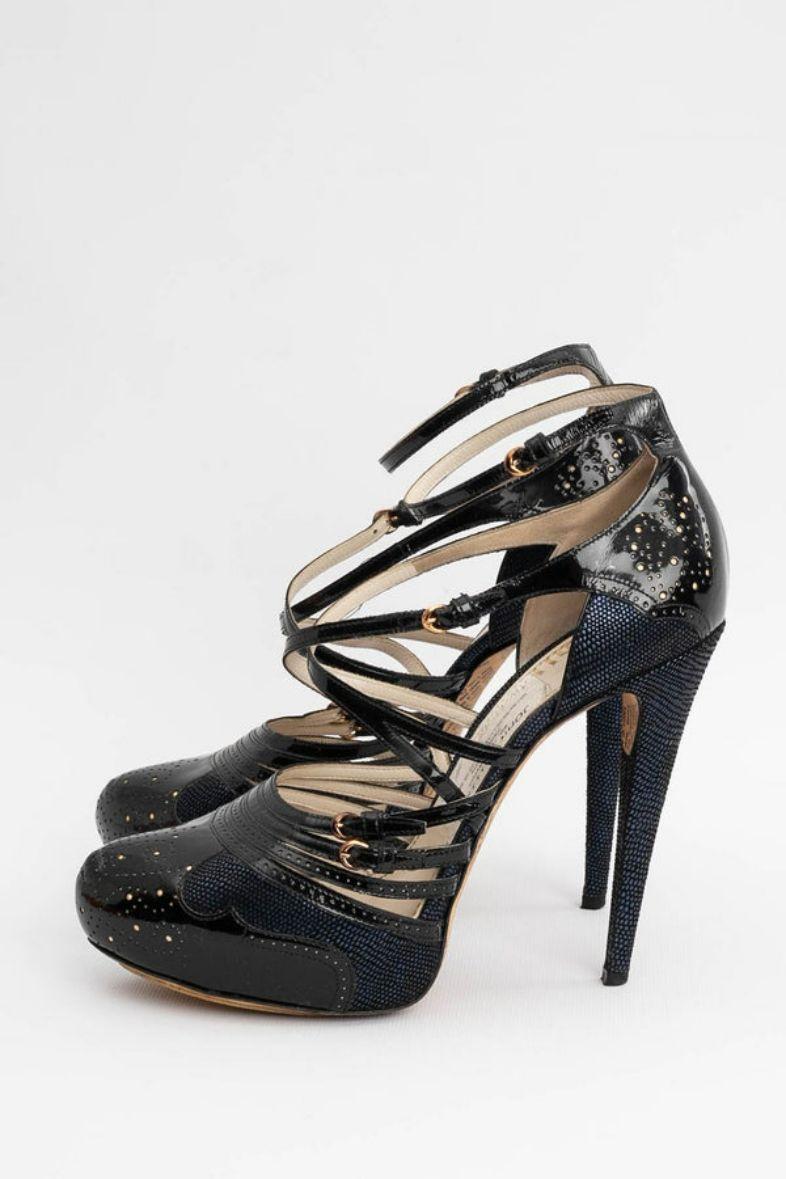 John Galliano Defile - Sling-back pumps in black patent leather and stingray-like leather. 2011-2012 Collection. Size 40

Additional information: 
Dimensions: Heels: 13 cm (5.11