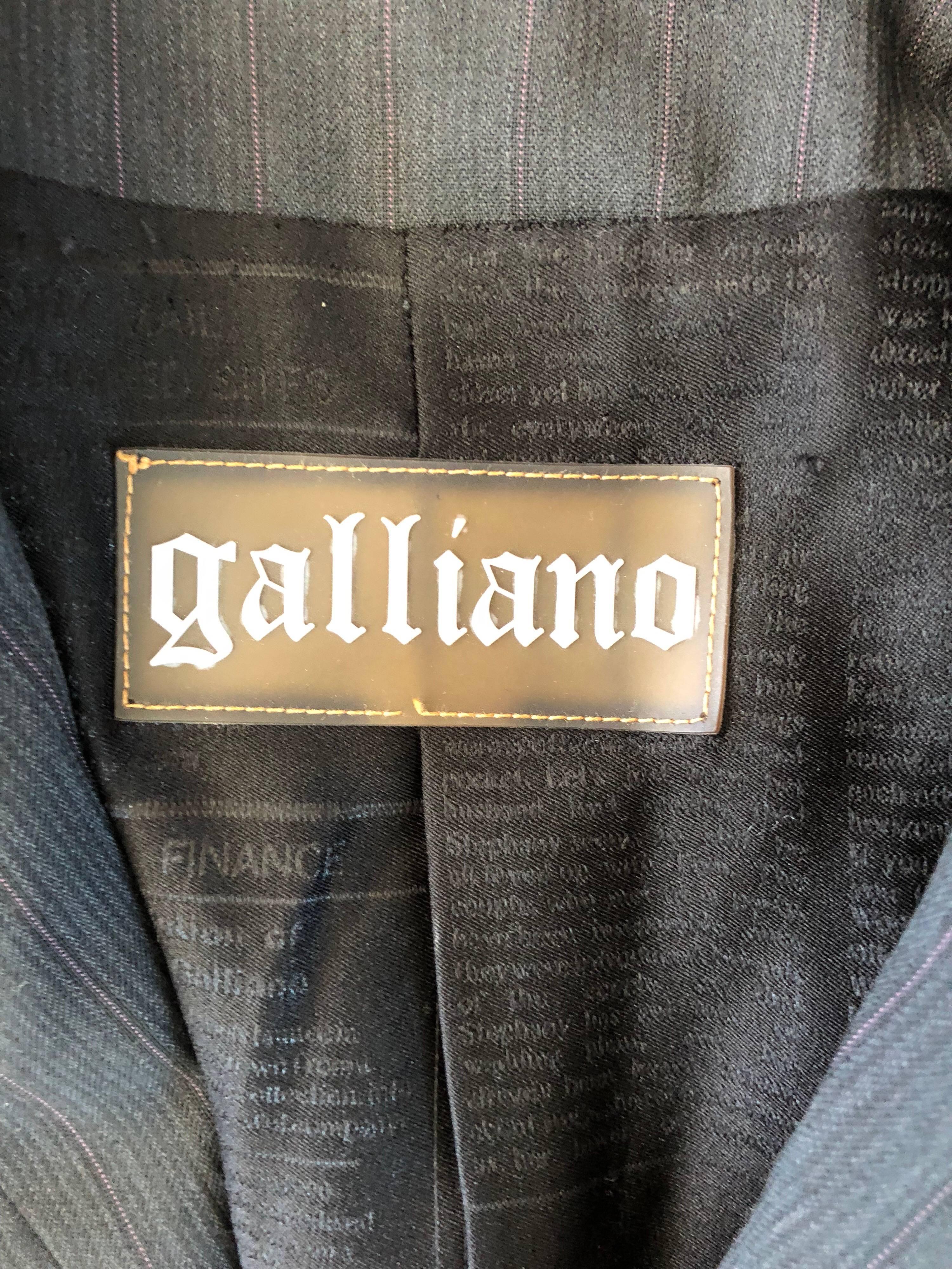 John Galliano Early 2000s Size 42 Gray + Purple Pinstripe Blazer Jacket For Sale 4