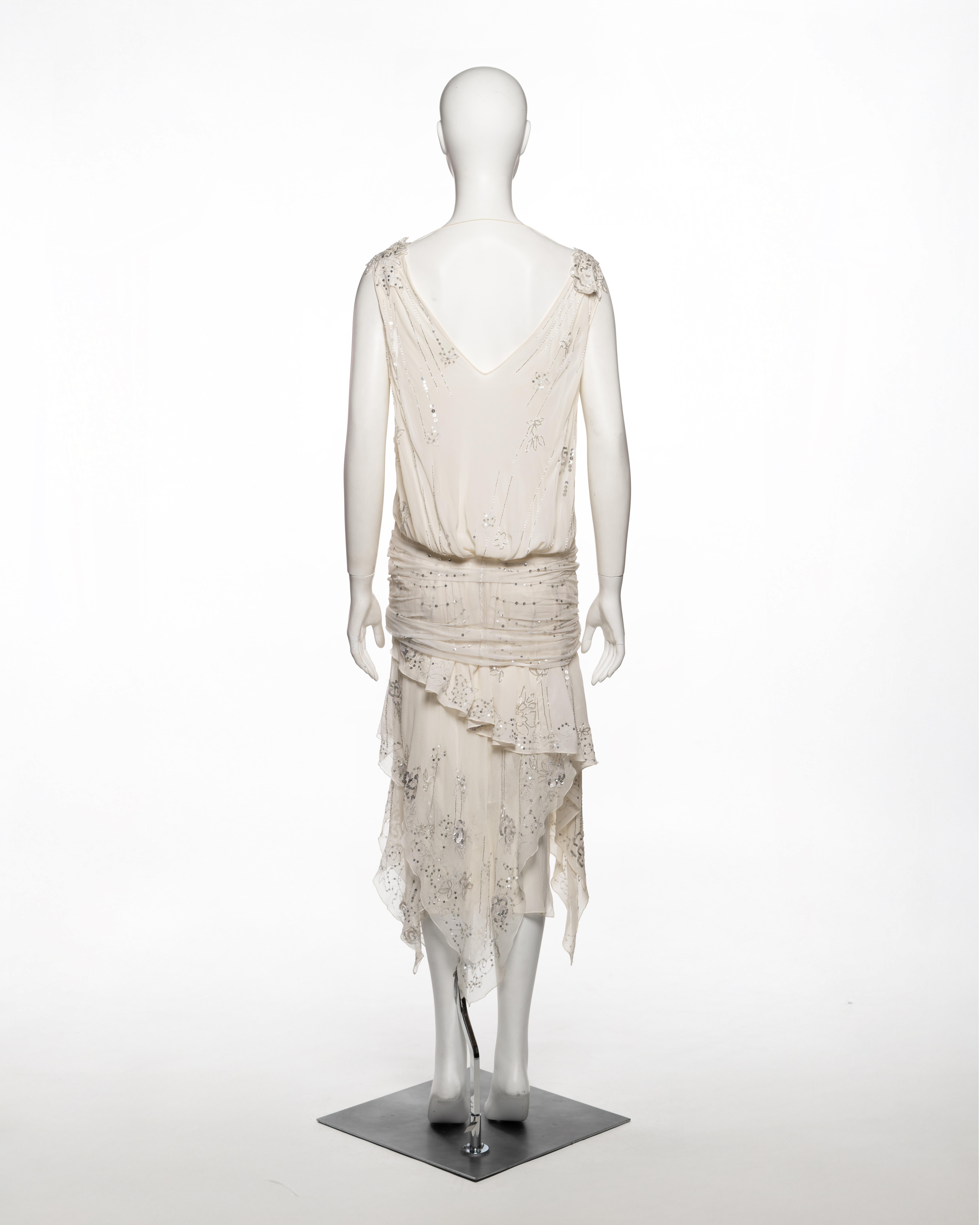 John Galliano Besticktes Abendkleid aus weißer Seide und Chiffon, F/S 2006 im Angebot 4