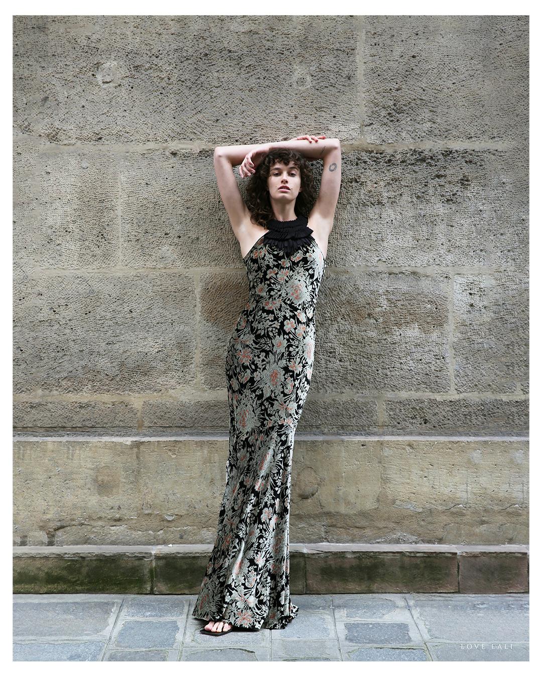 John Galliano A/I 08 abito in velluto floreale nero terracotta senza schienale e drappeggiato in vendita 8